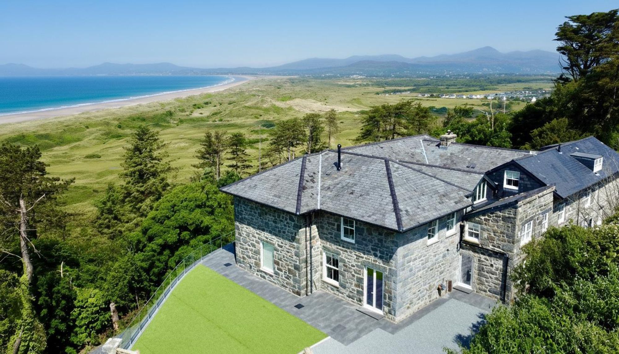 Harlech, LL46