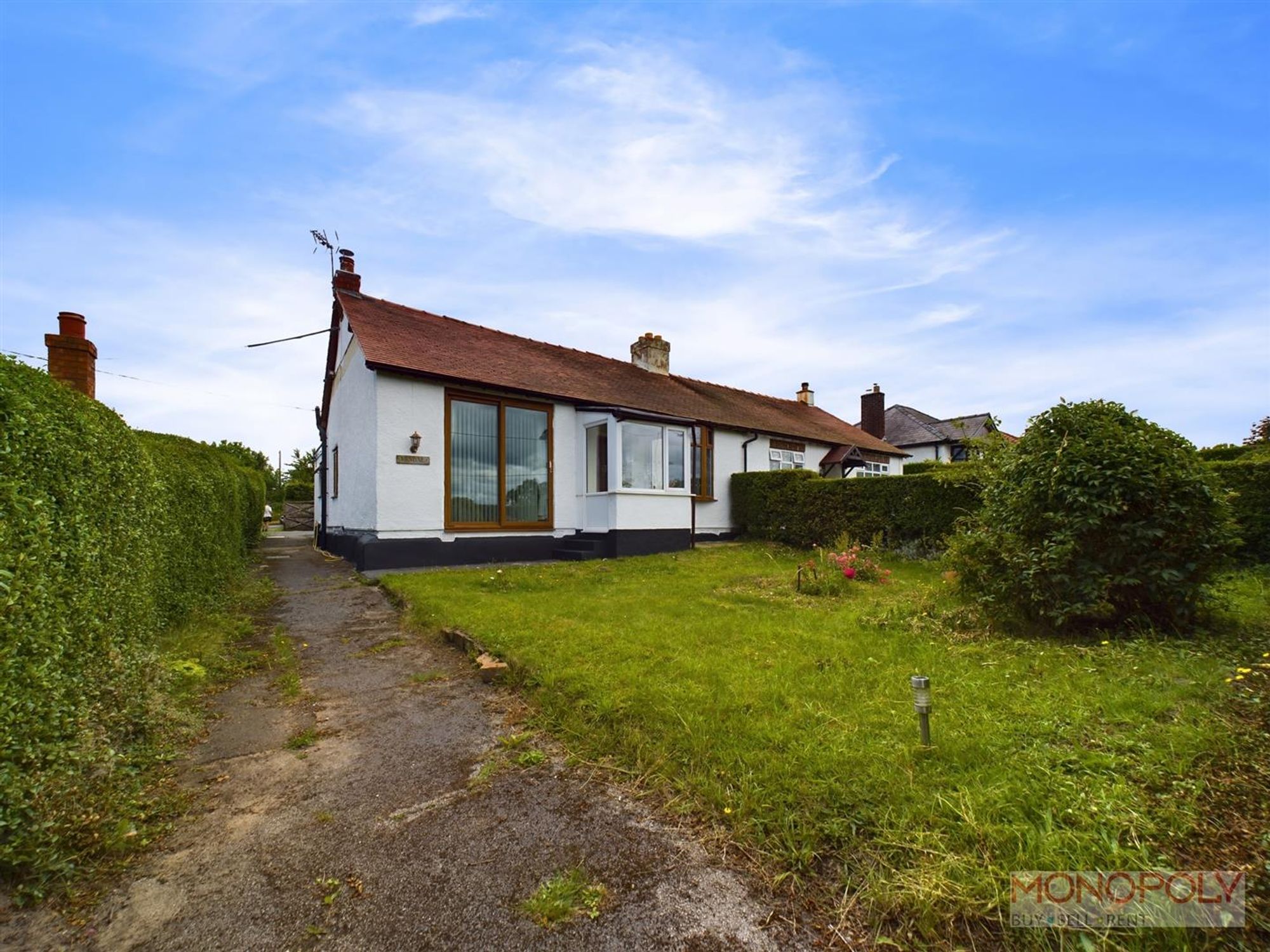Croeshowell, Llay, LL12