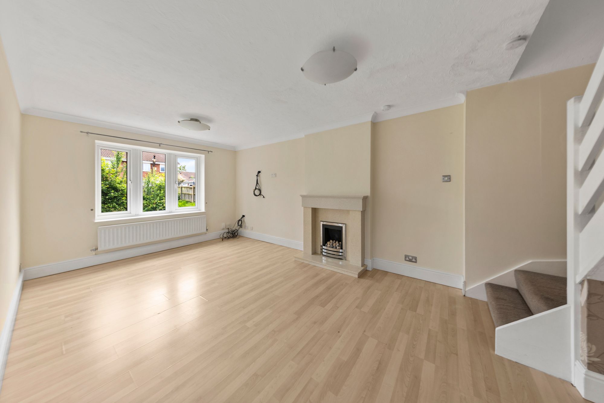 Holyhead Close, Callands, WA5