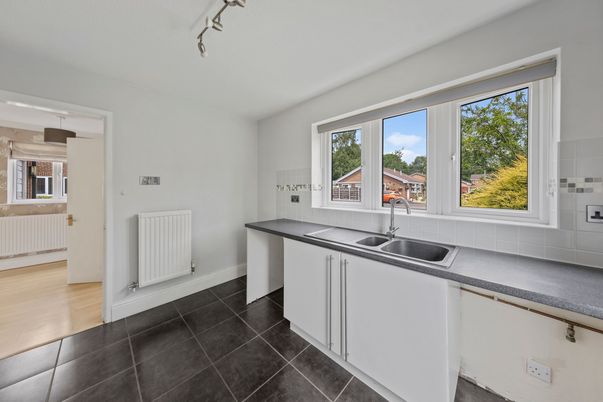Holyhead Close, Callands, WA5