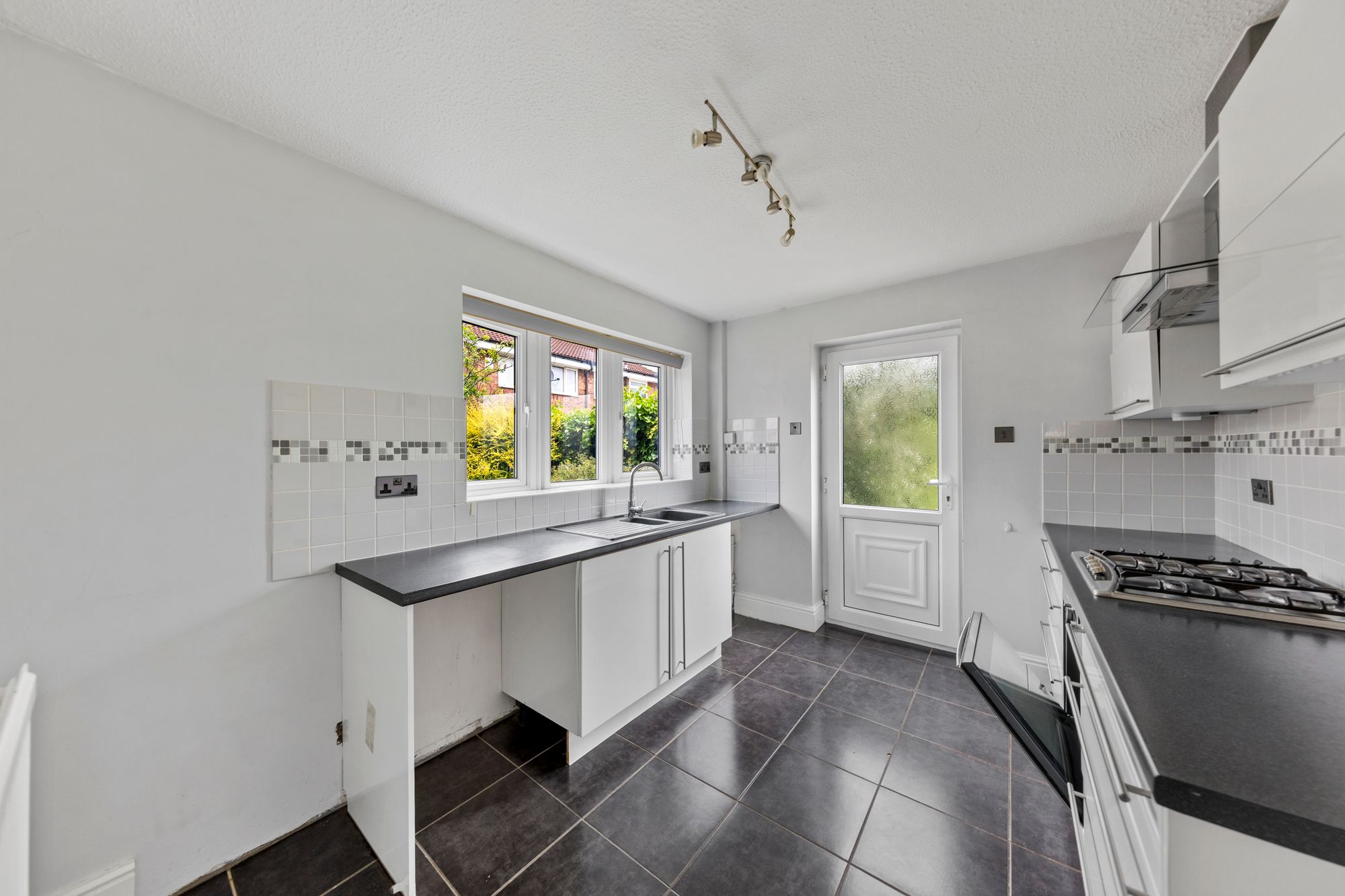 Holyhead Close, Callands, WA5