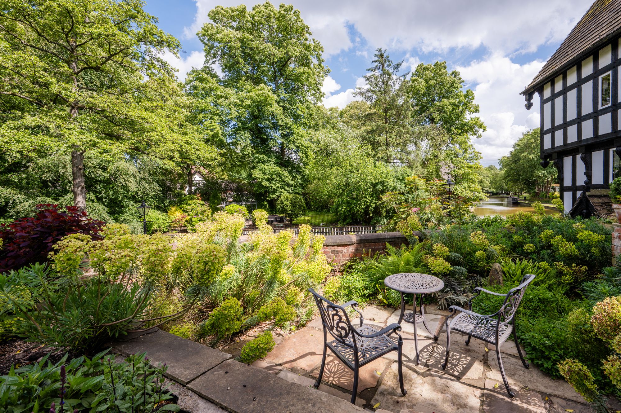 Barton Road, Worsley, M28 photograph