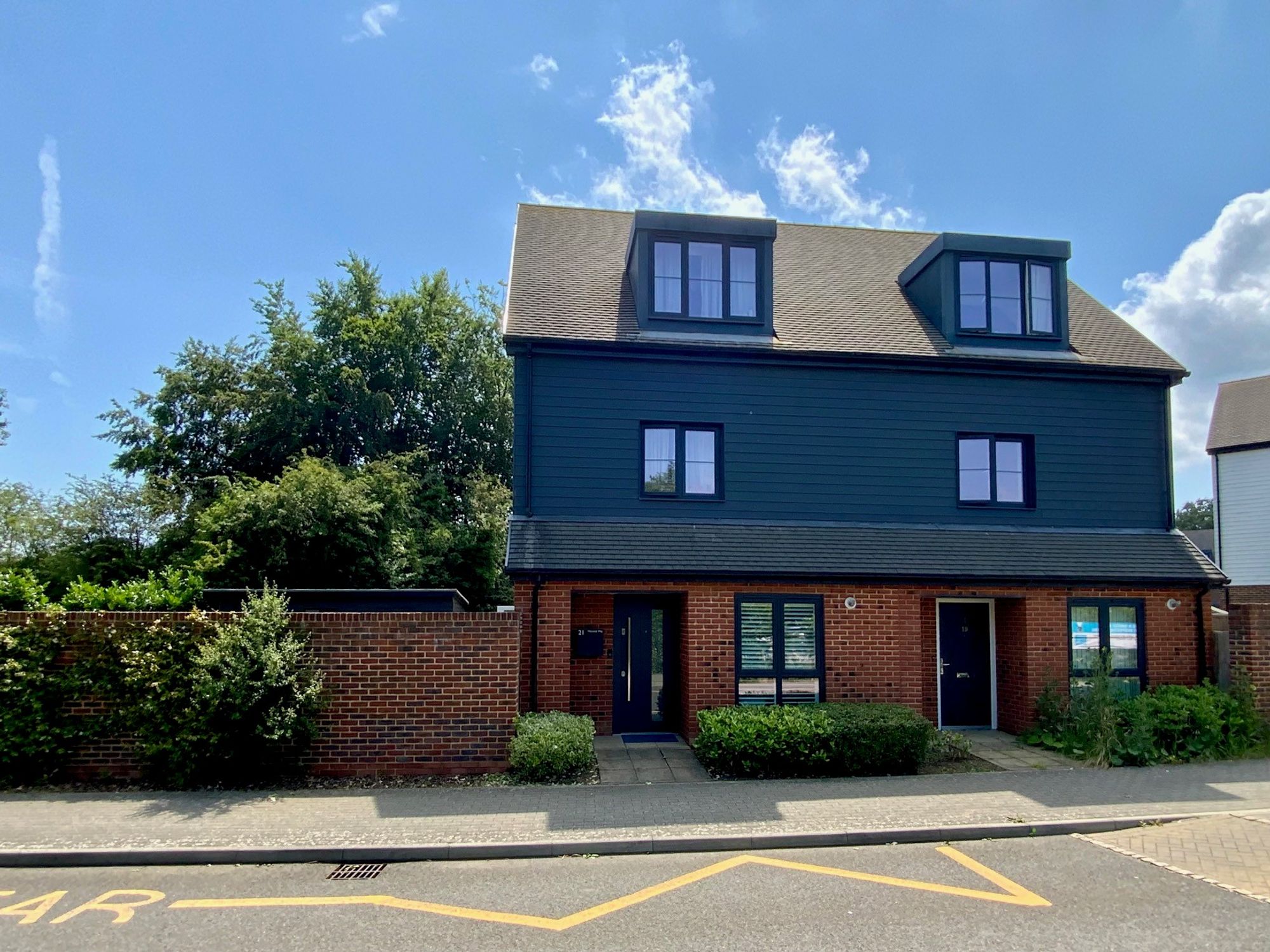 21 Warwick Way, Kings Hill