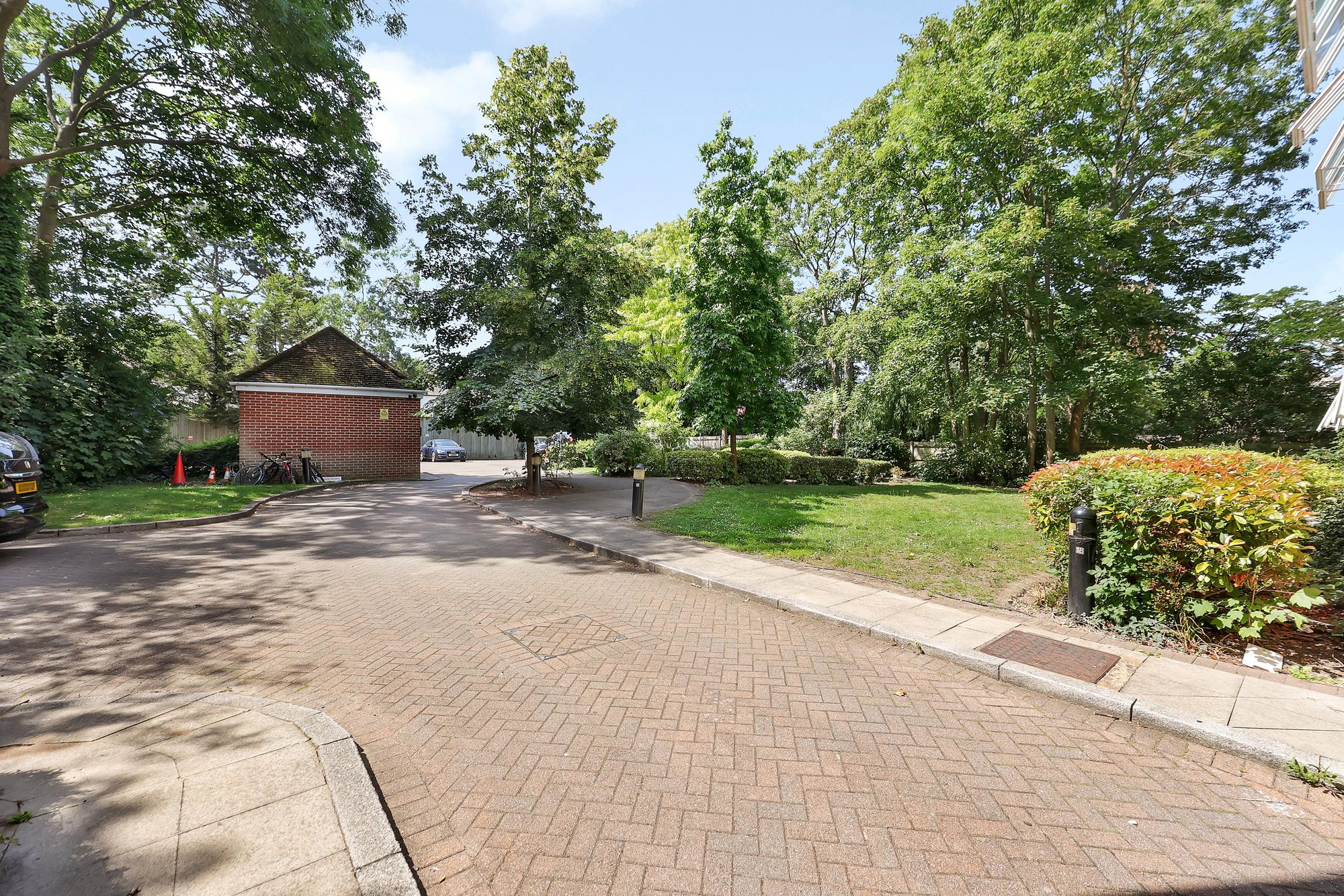 Willesden Lane, Chatsworth Court, NW2