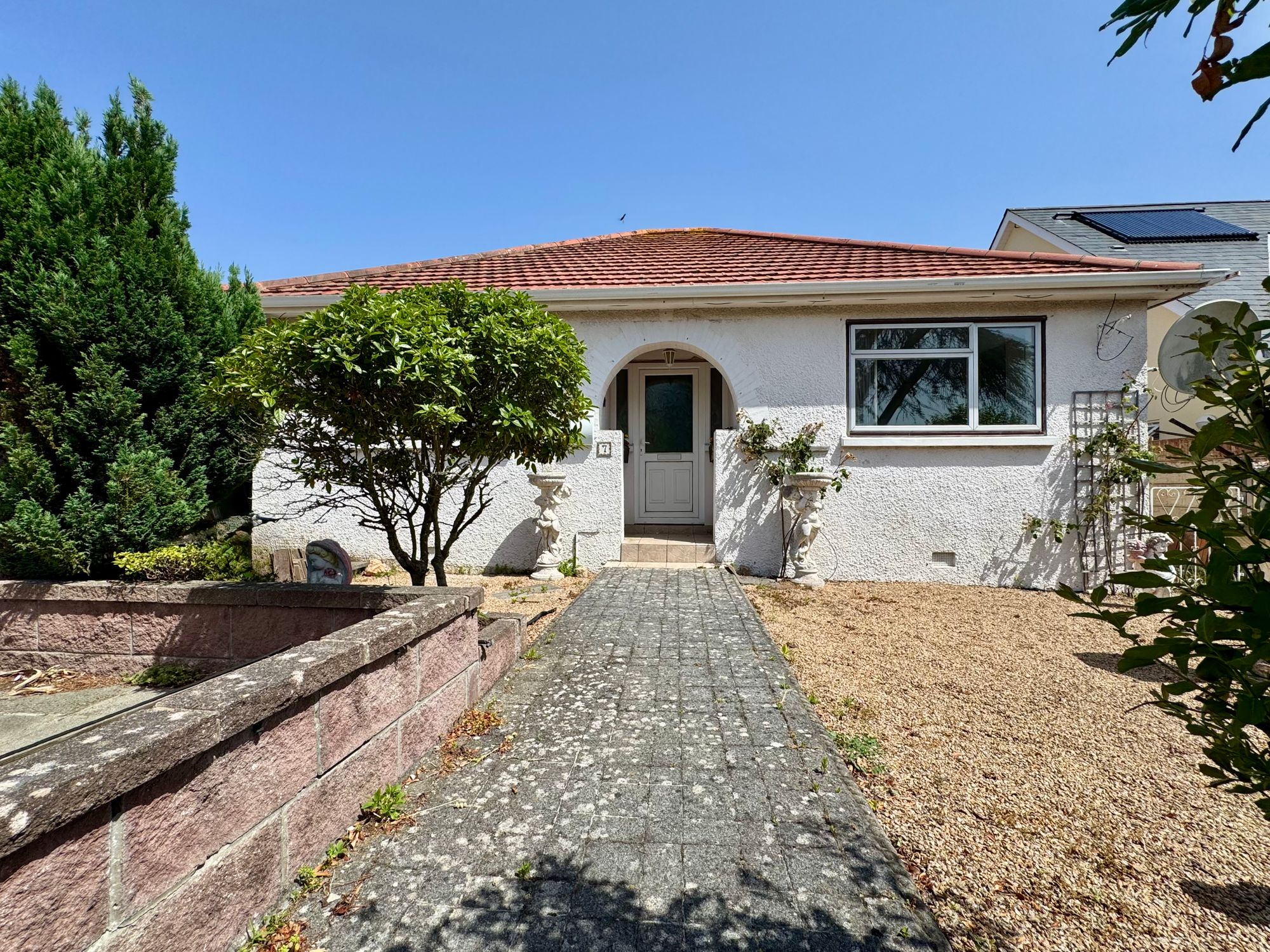 2 bed Property For Rent in St. Brelade, Jersey