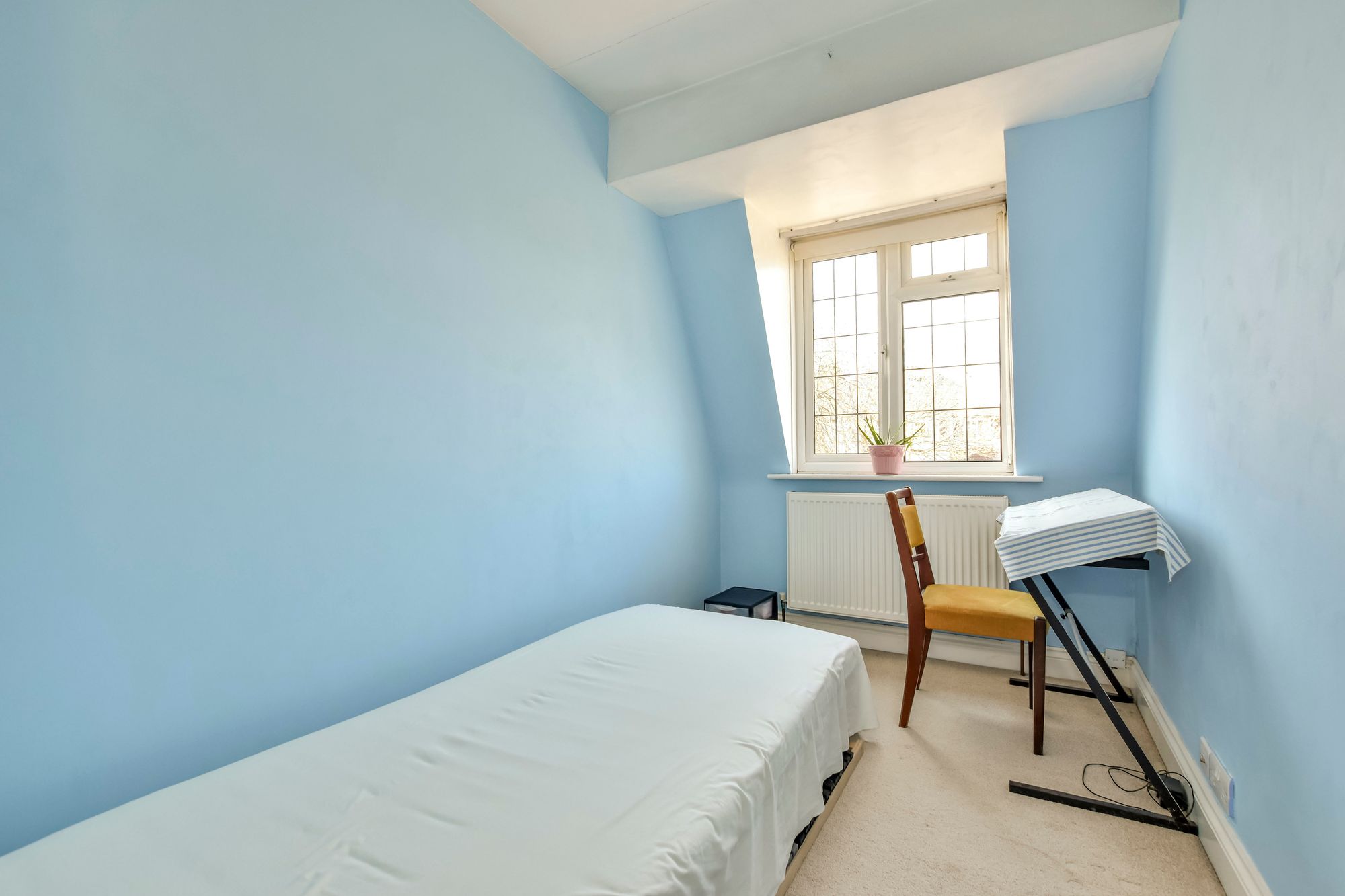 Interior photo 5 of Copthall Road West