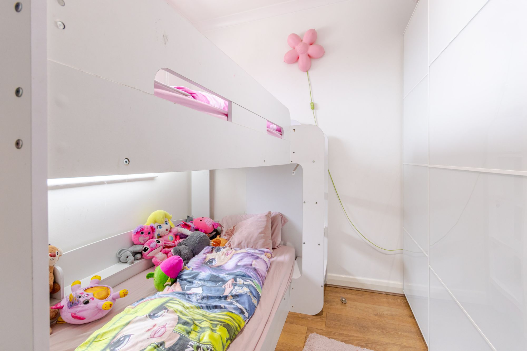 Interior photo 2 of Uxbridge Road