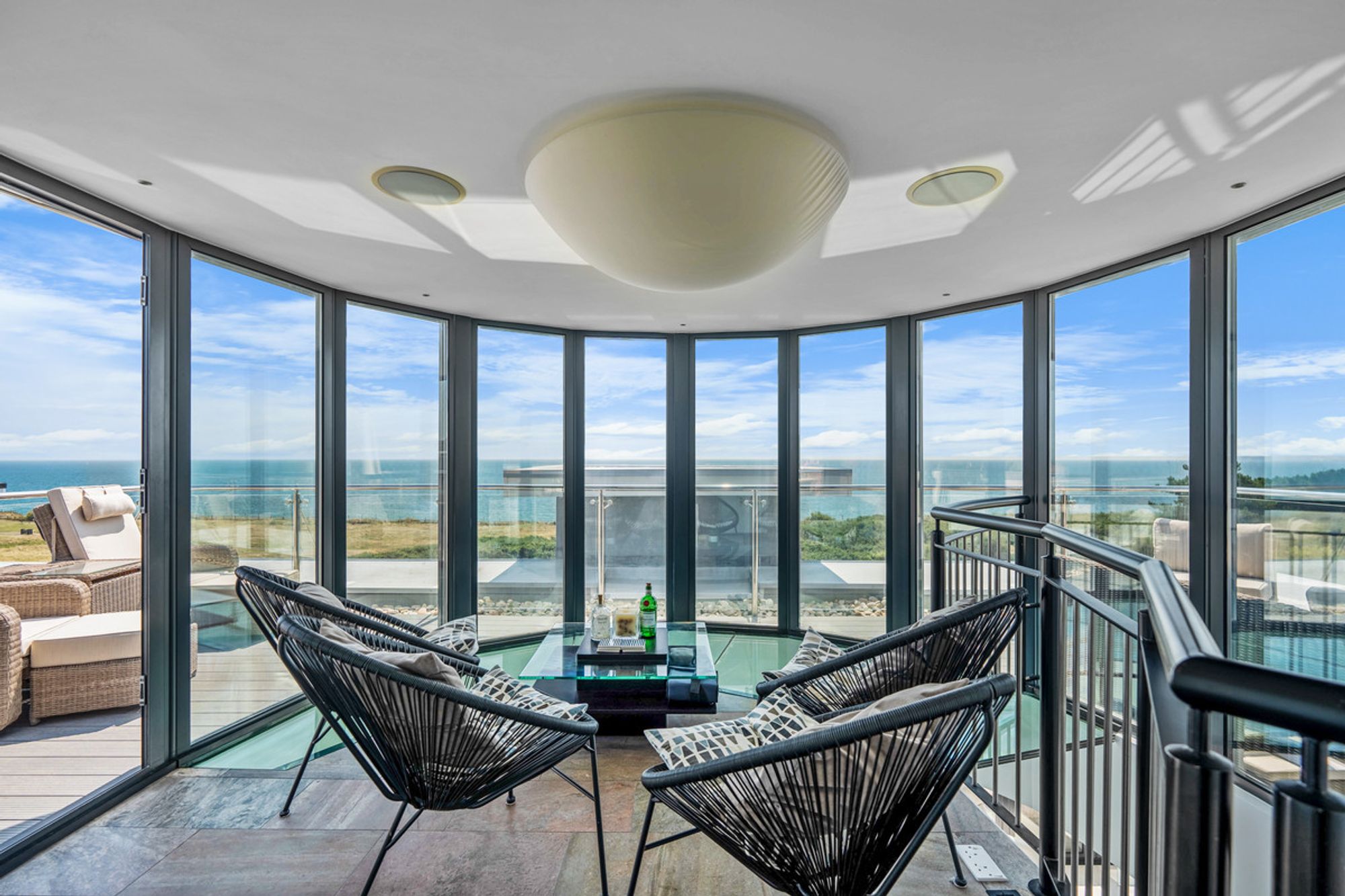 Ocean, 53 Boscombe Overcliff Drive, Bournemouth, BH5 2DW
