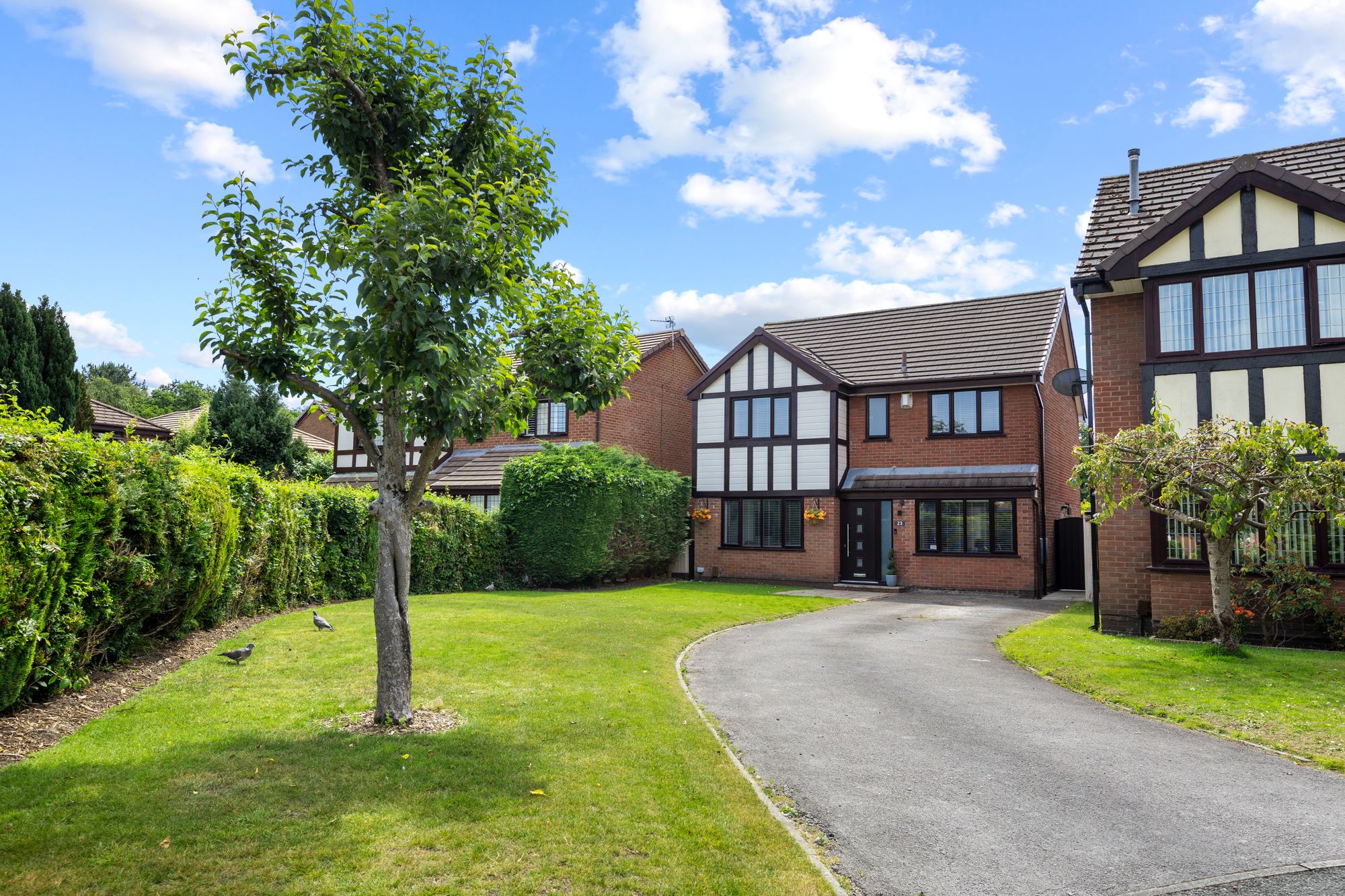 Newbridge Close, Callands, WA5
