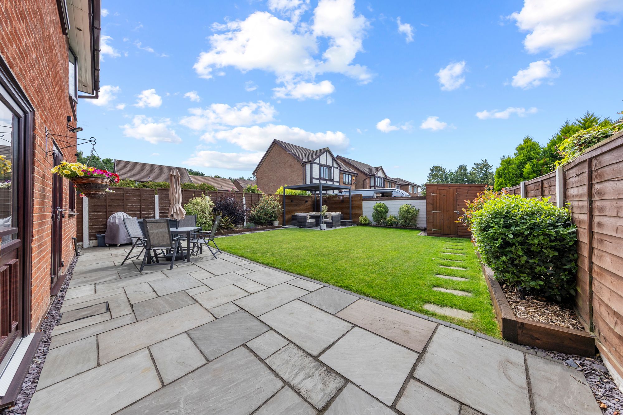 Newbridge Close, Callands, WA5