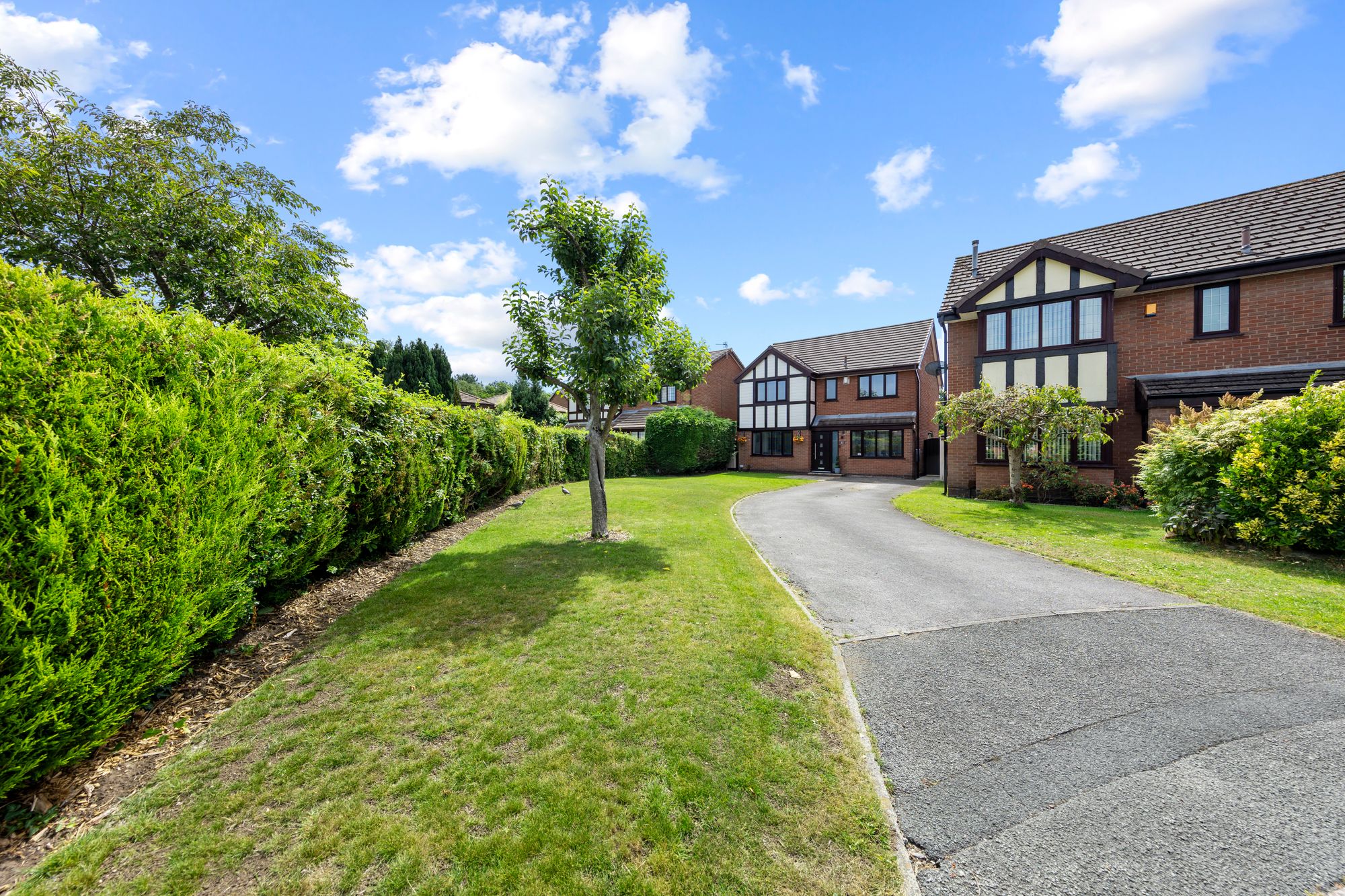 Newbridge Close, Callands, WA5
