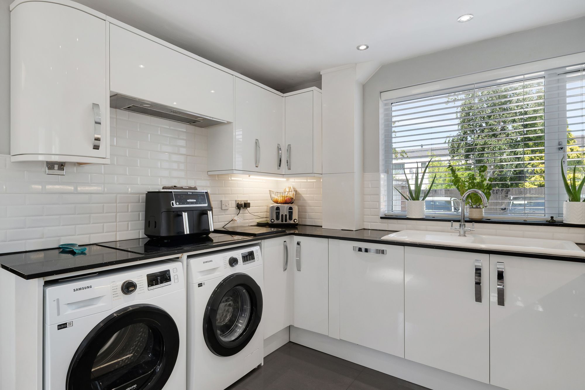 Hoghton Road, Hale Village, L24