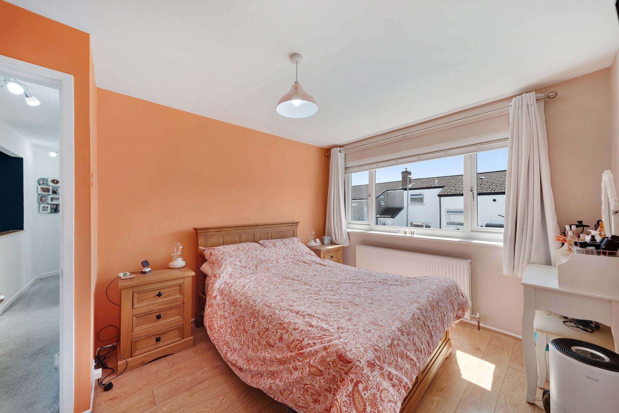 Hoghton Road, Hale Village, L24