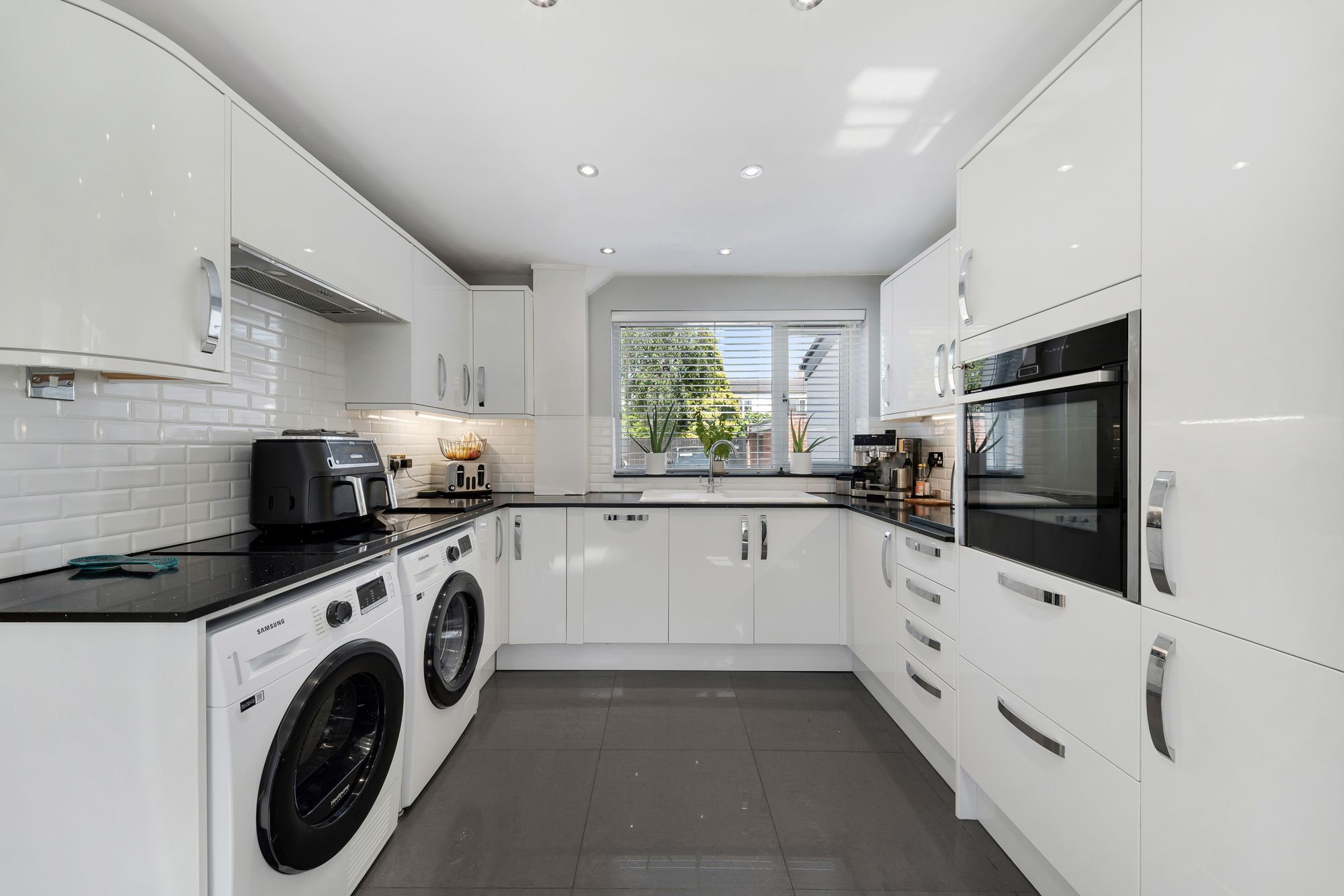 Hoghton Road, Hale Village, L24