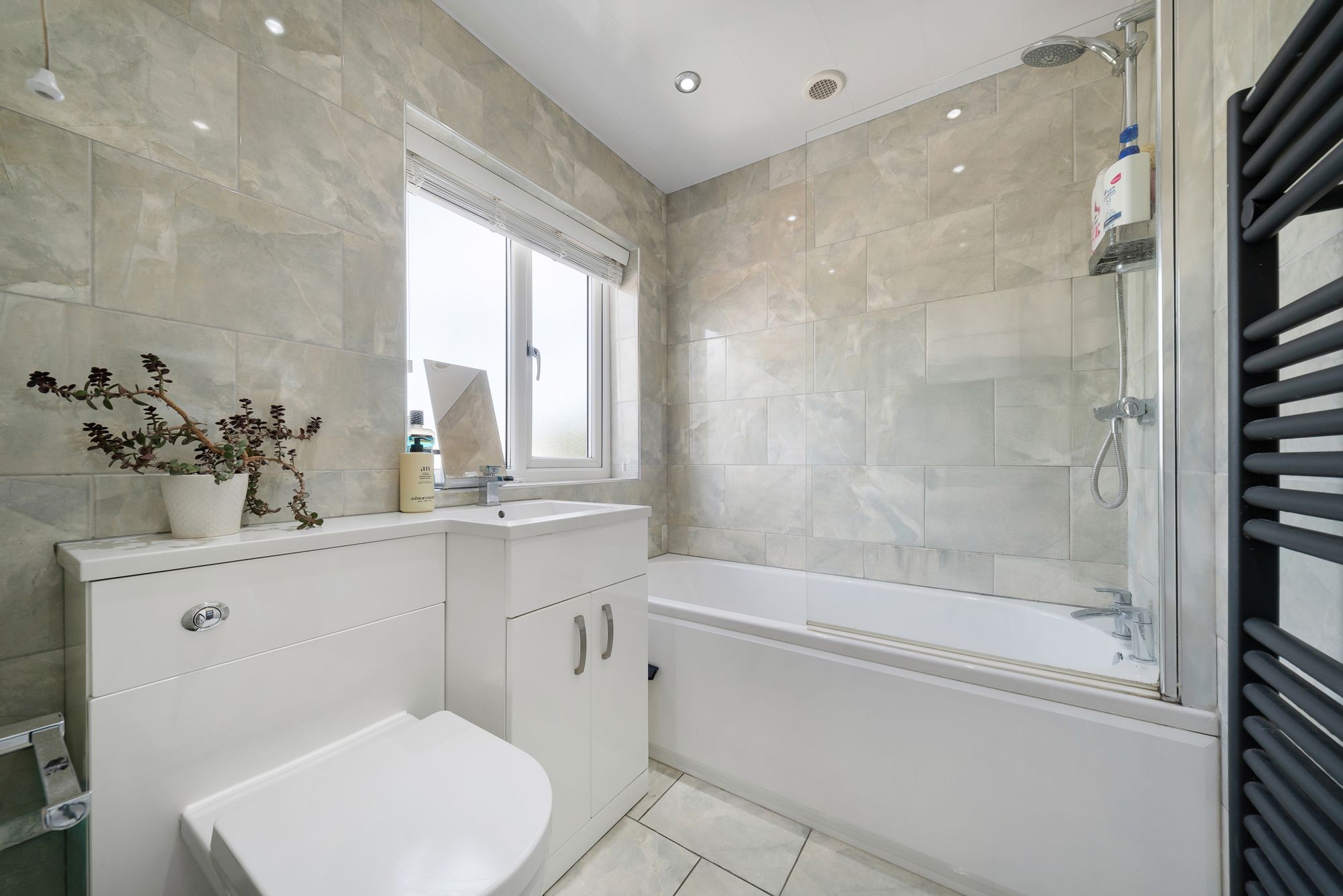 Hoghton Road, Hale Village, L24