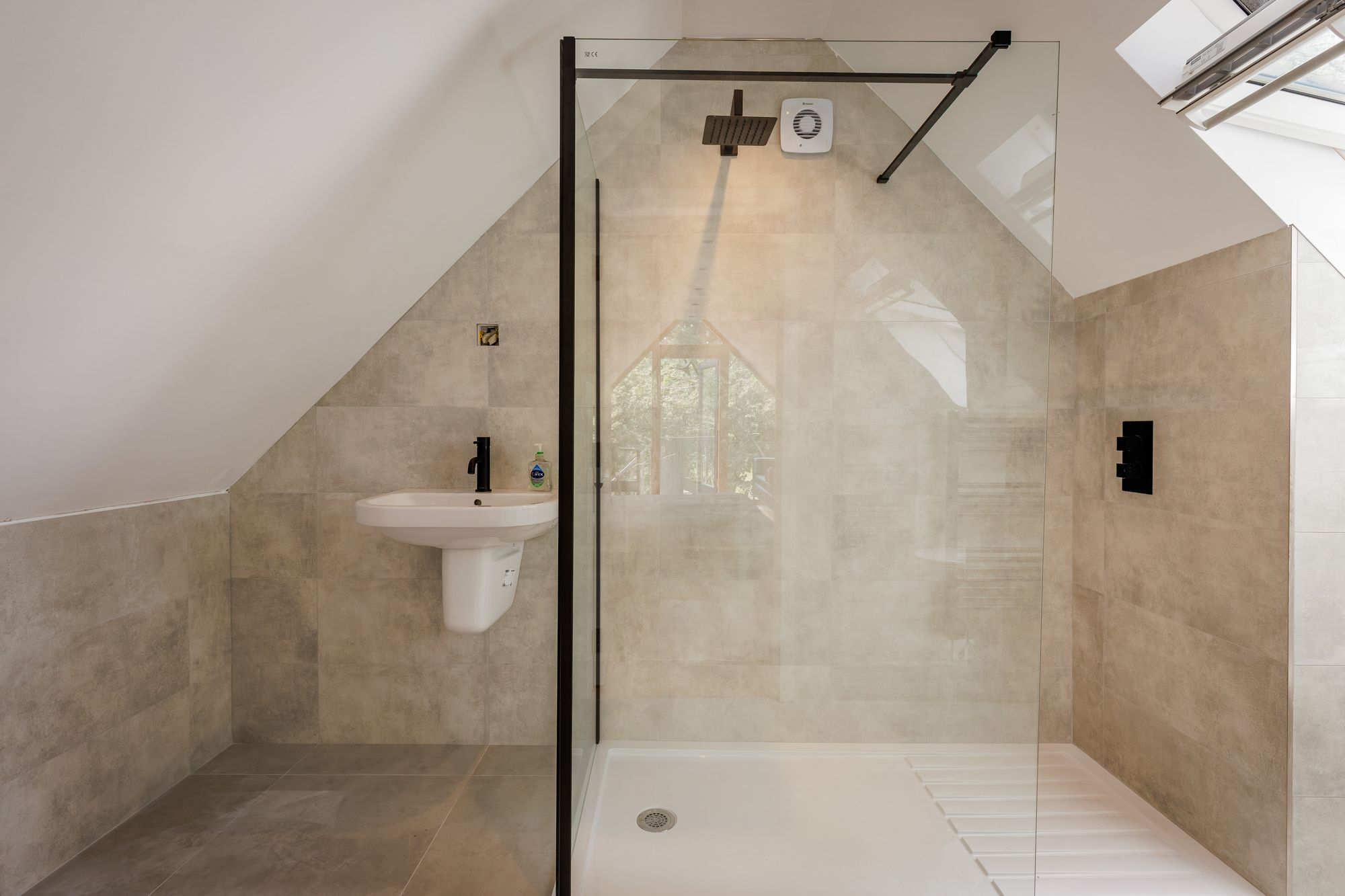 Ballsdown, Chiddingfold, GU8 images