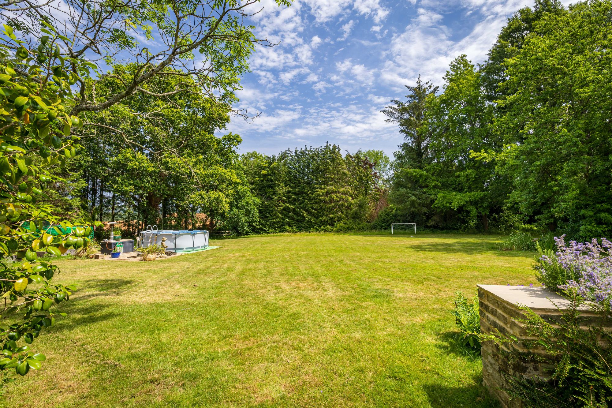 Ballsdown, Chiddingfold, GU8 images