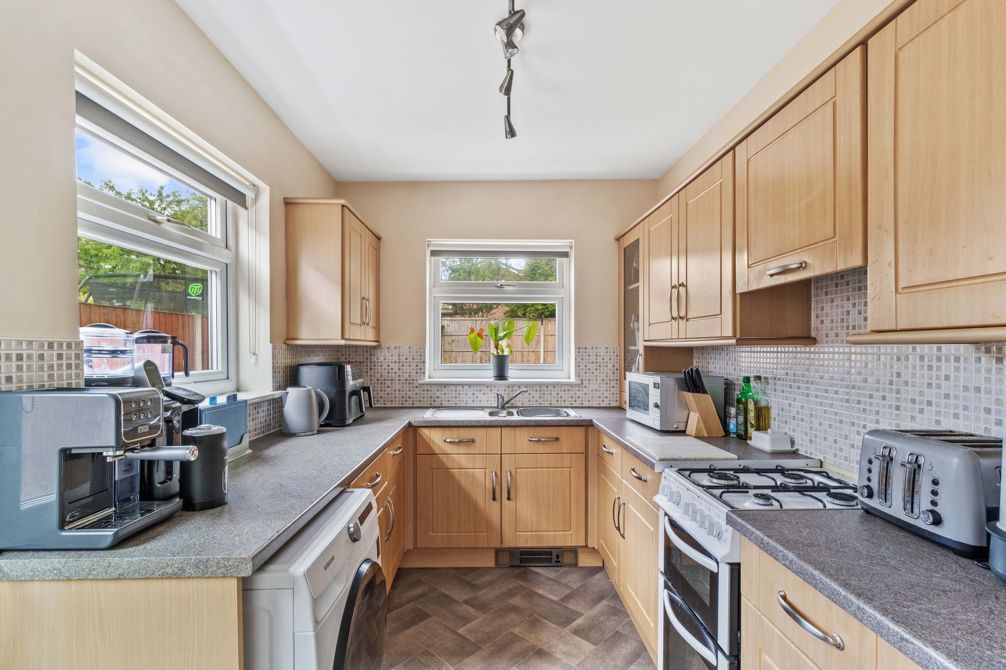 London Road, Stretton, WA4