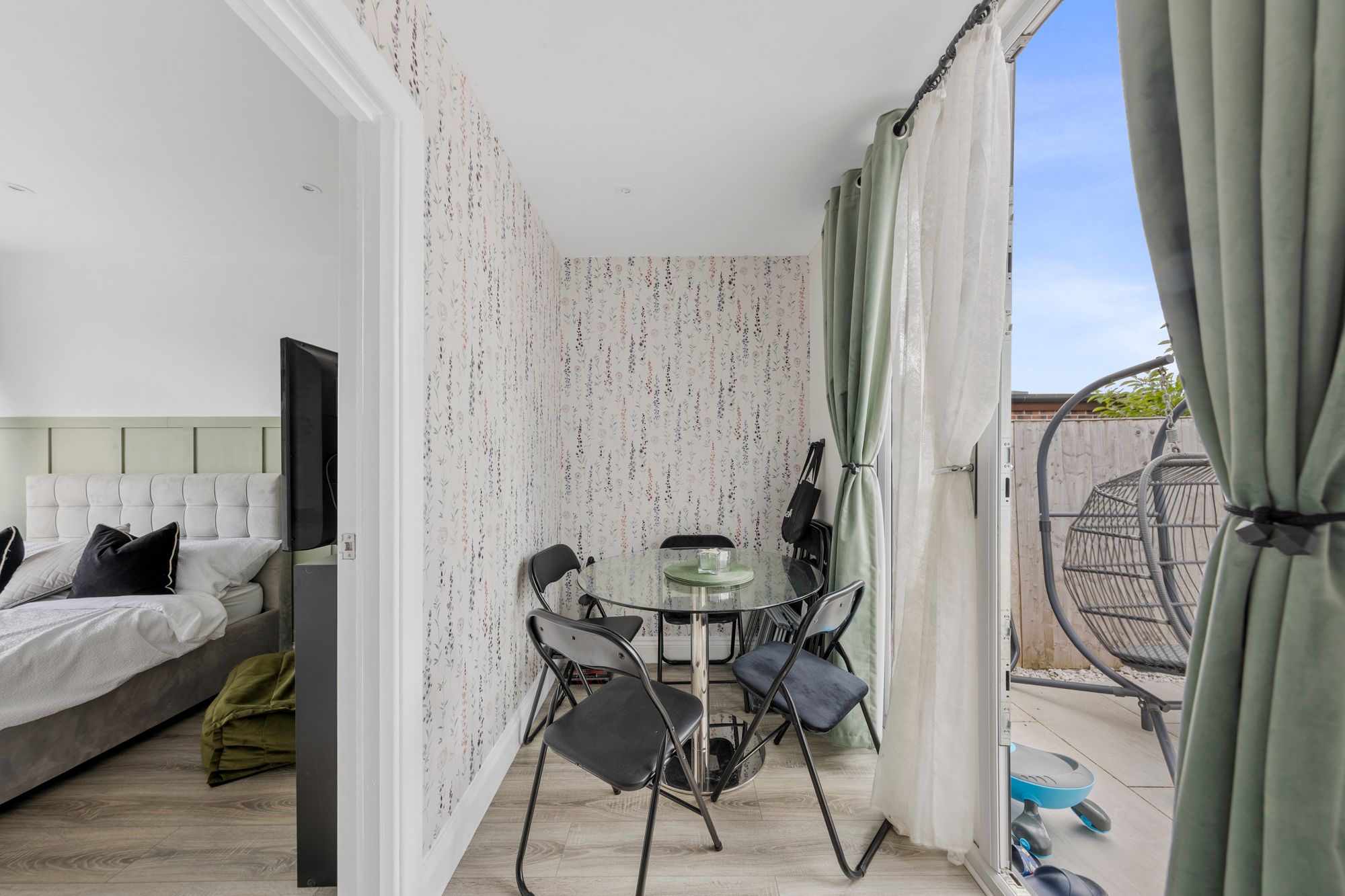 Lock Road, Paddington, WA1