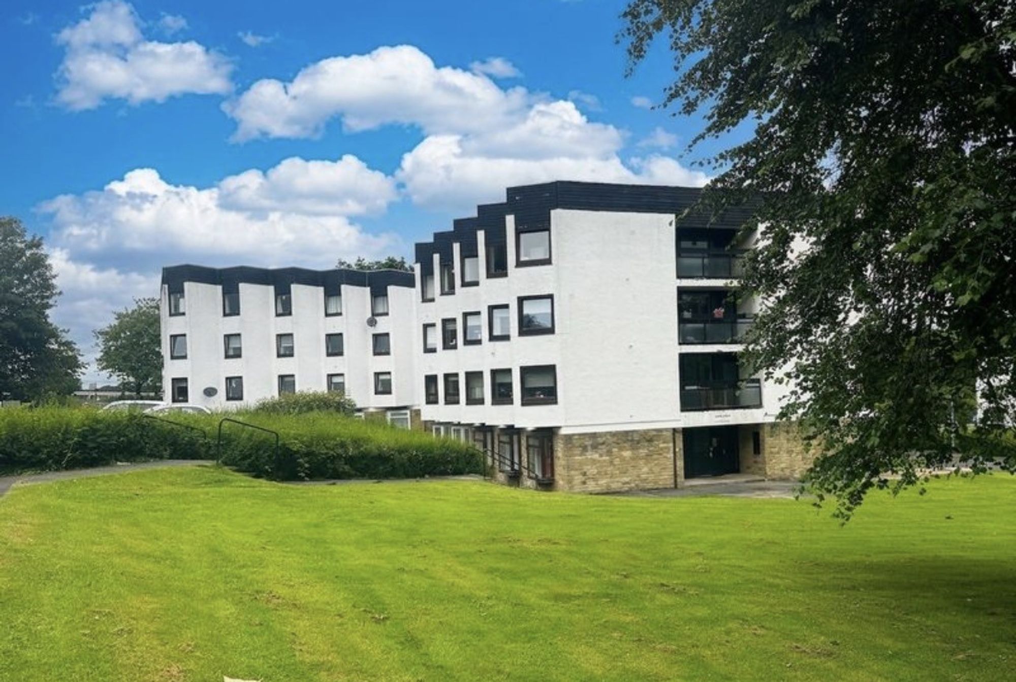 Flat 17, Bothwell House The Furlongs, Hamilton