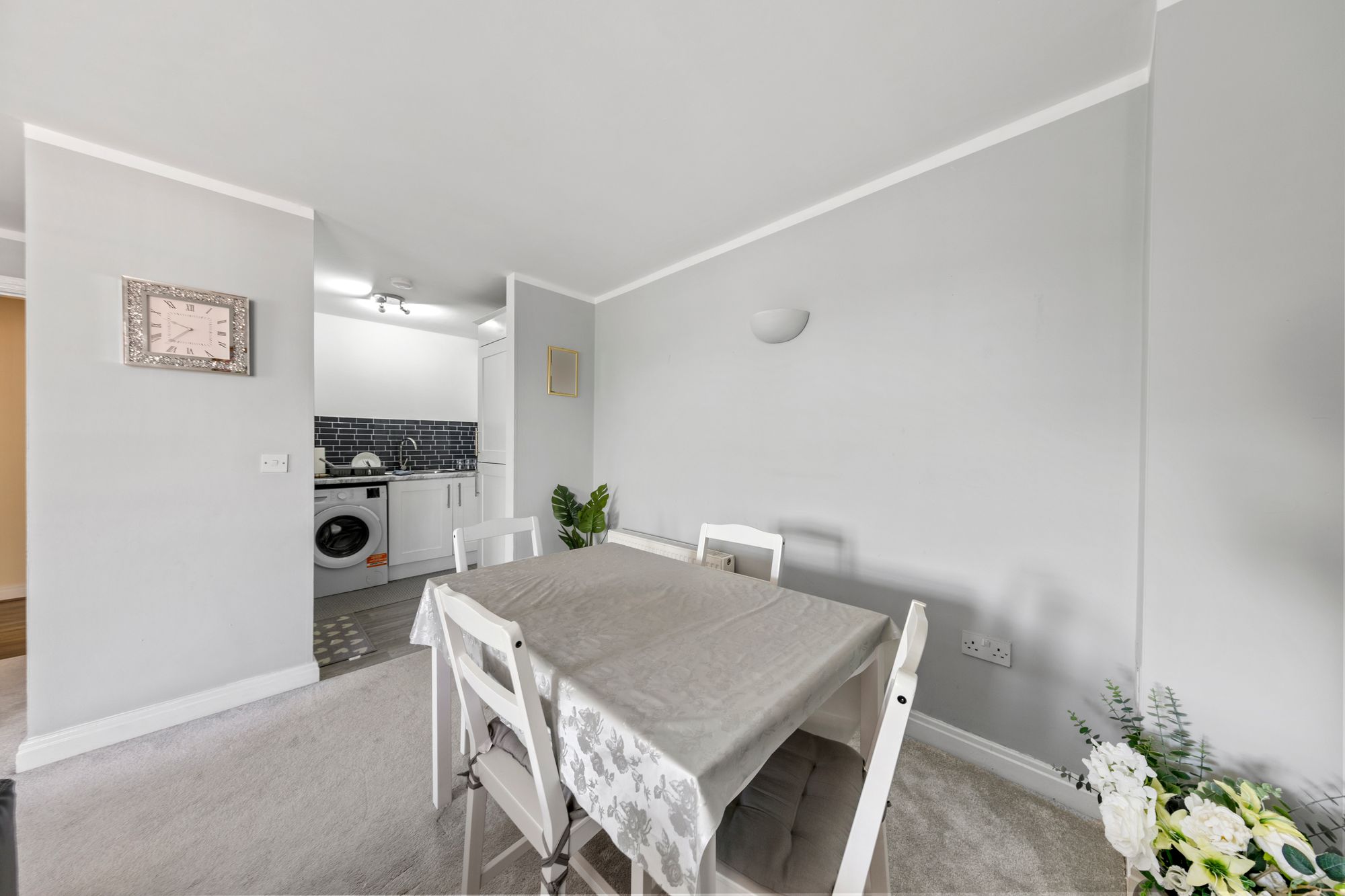 Wilderspool Causeway, Egremont Court Wilderspool Causeway, WA4
