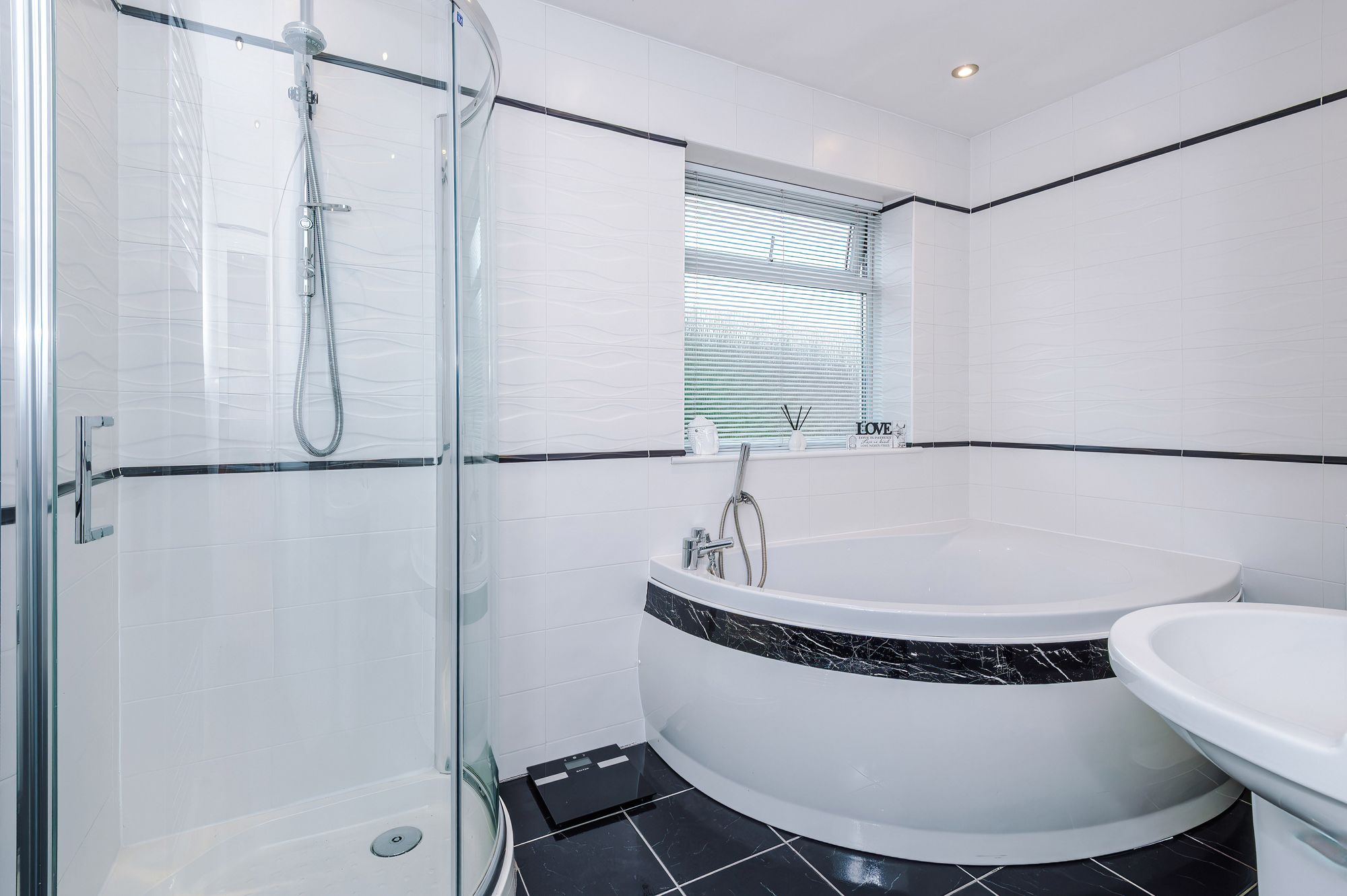 Rockingham Close, Birchwood, WA3
