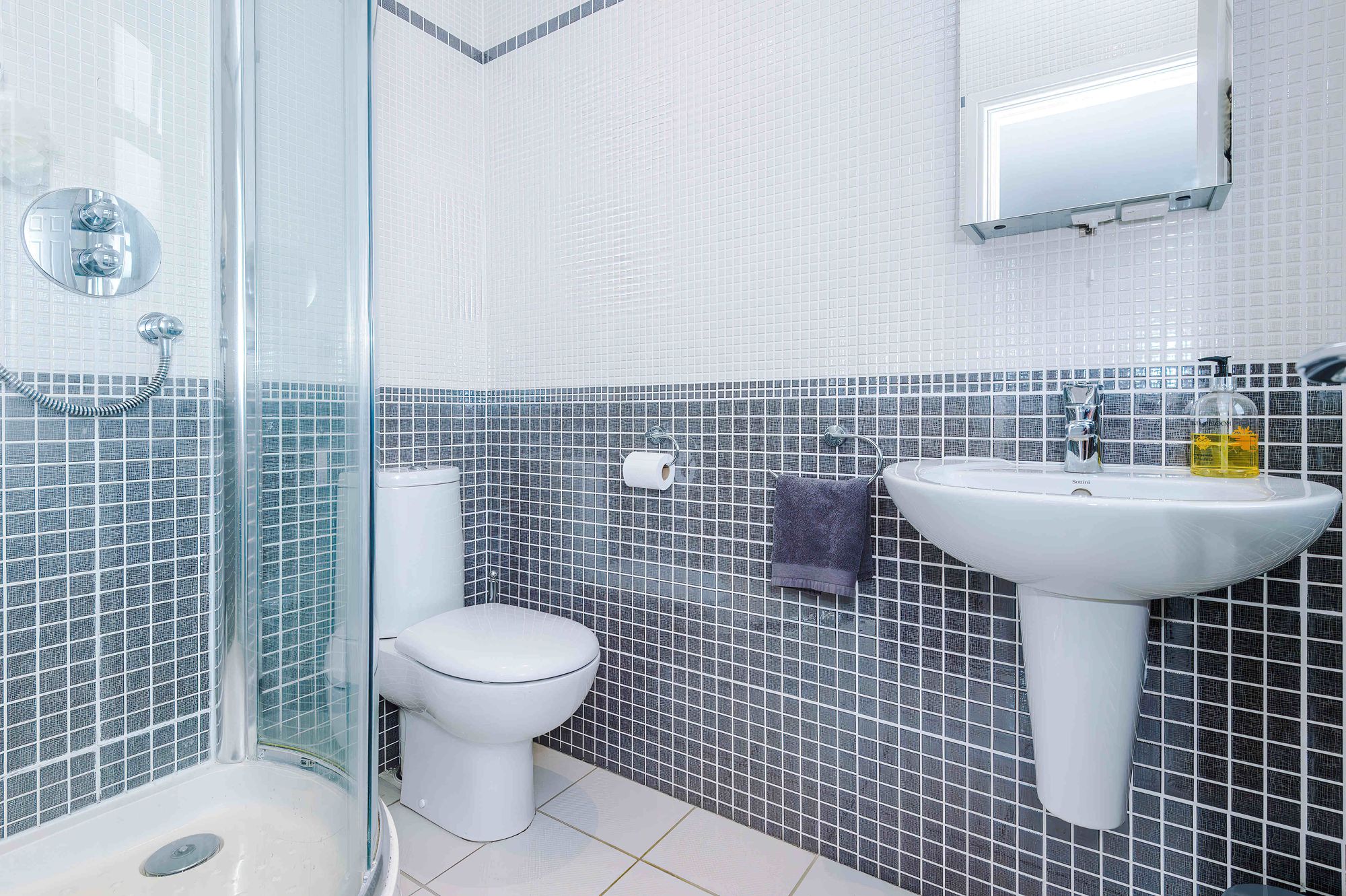 Rockingham Close, Birchwood, WA3