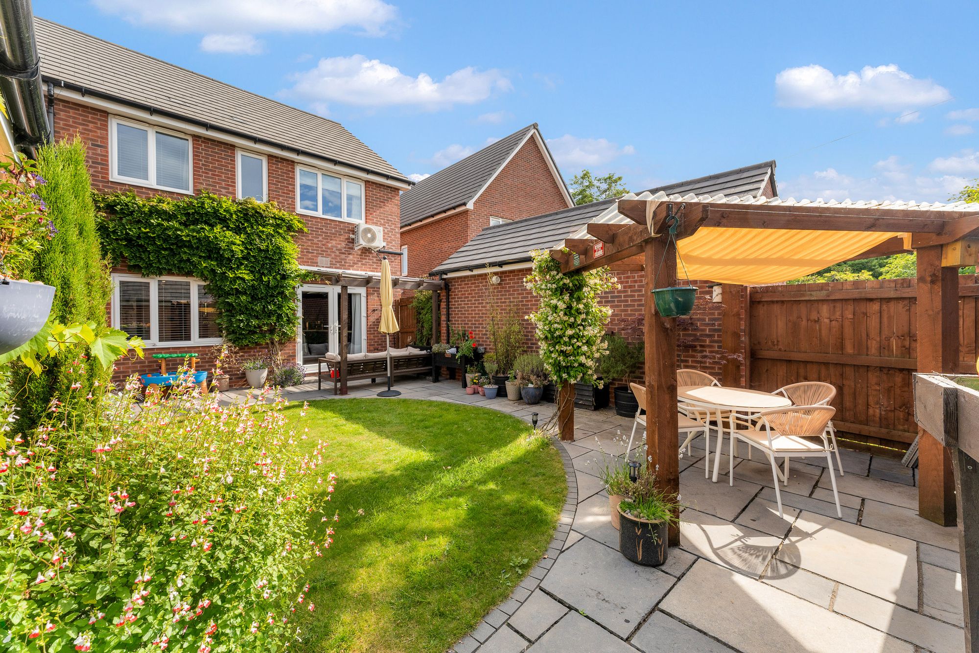 Bar Hill Close, Runcorn, WA7