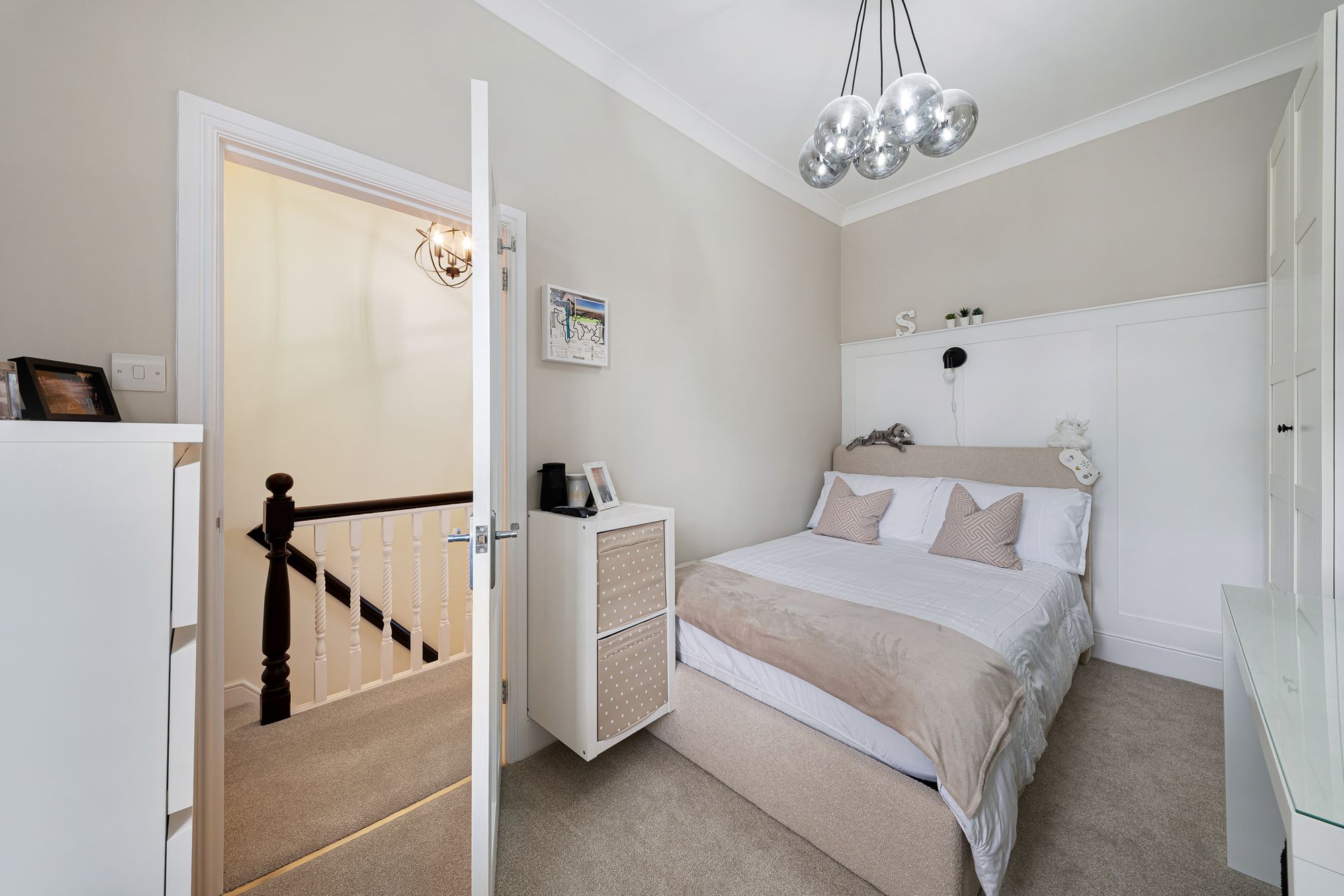 Upton Lane, Widnes, WA8