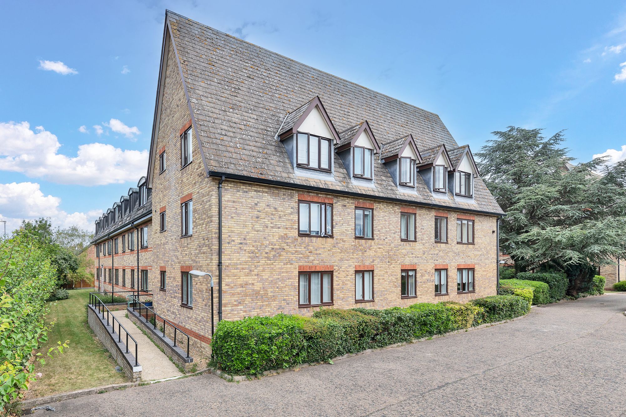 Ash Grove, Burwell, CB25