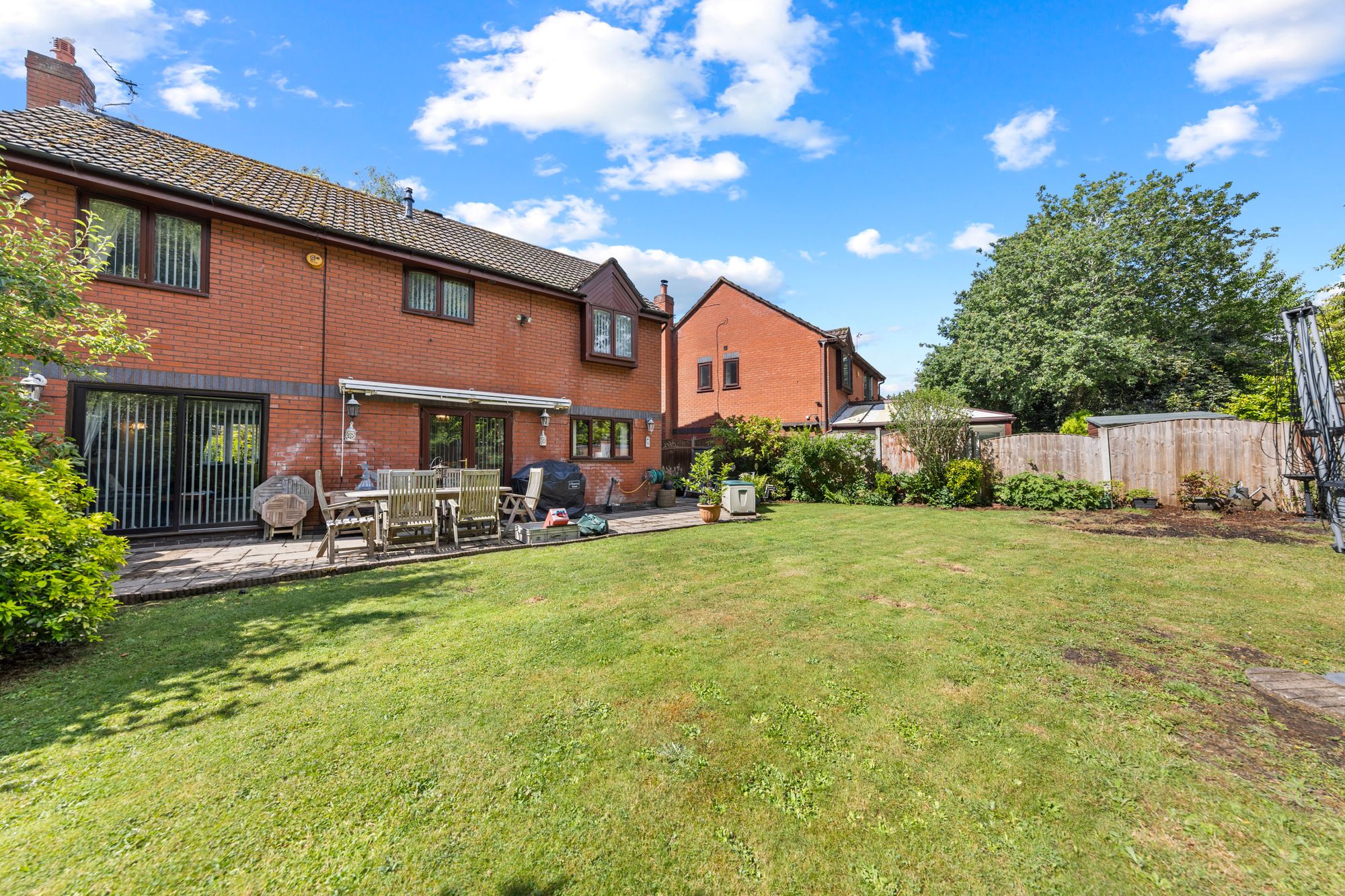 Ridgebourne Close, Callands, WA5