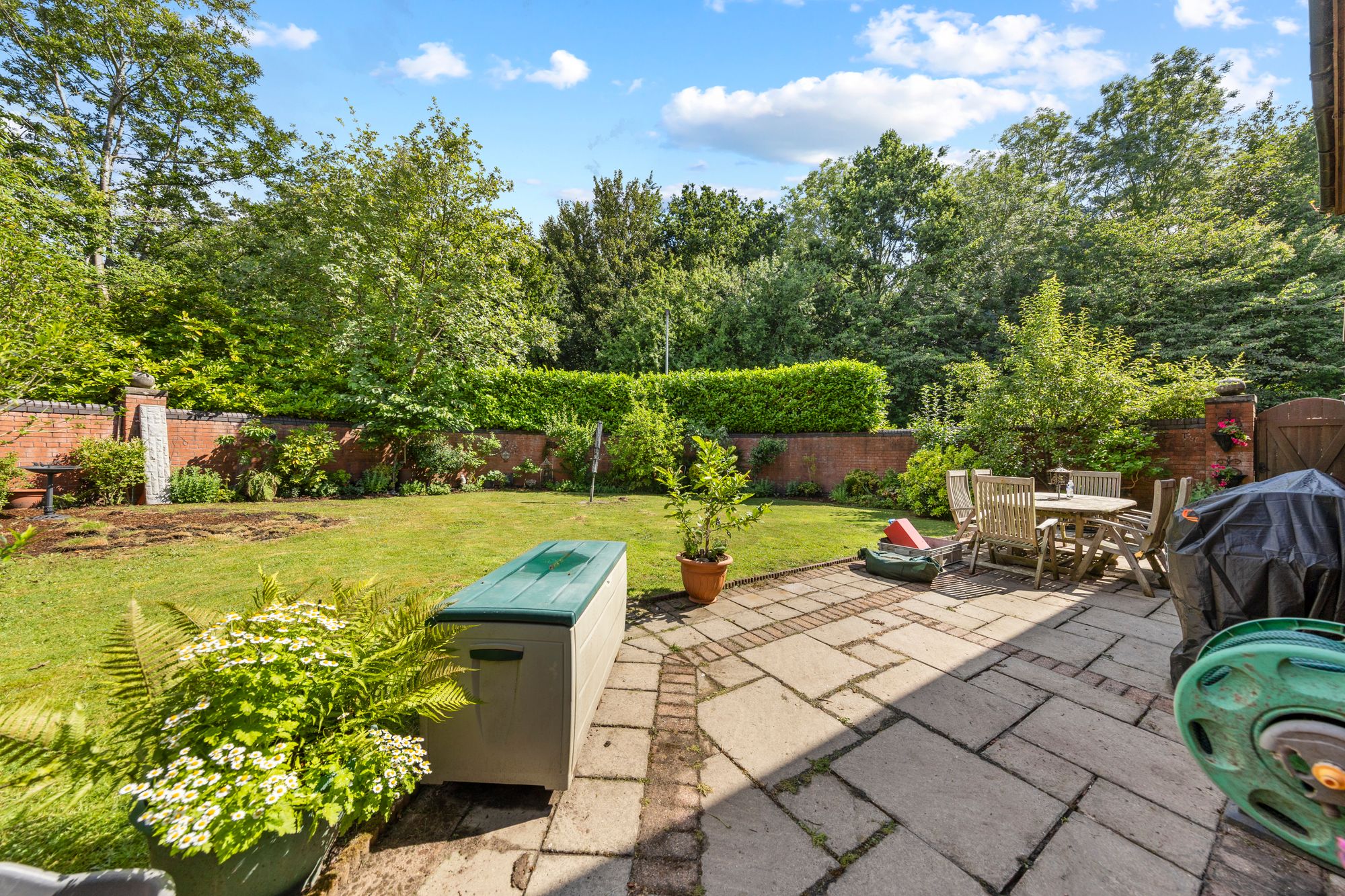 Ridgebourne Close, Callands, WA5