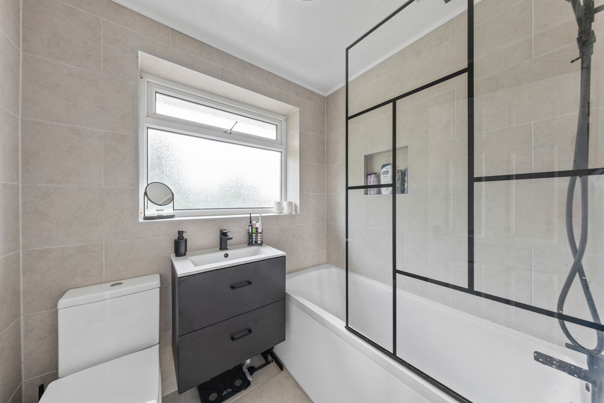 Bluebell Court, Beechwood, WA7