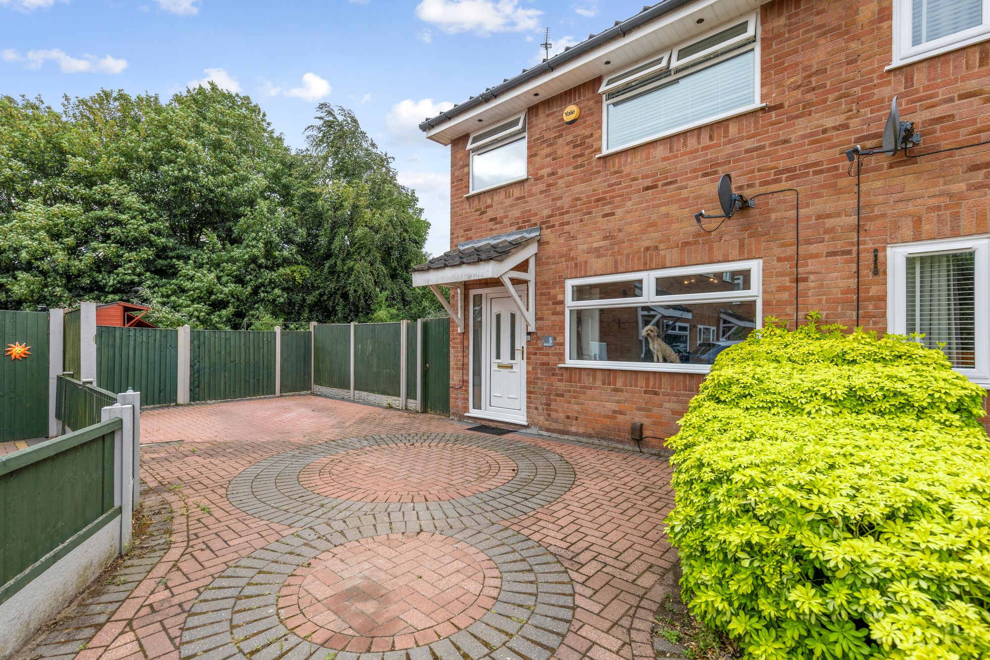 Bluebell Court, Beechwood, WA7