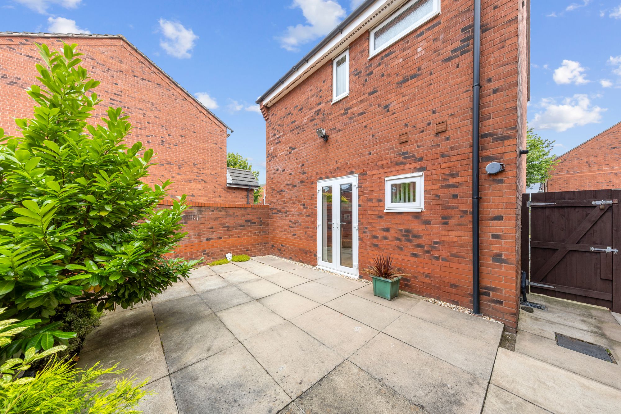 Harrison Close, Warrington, WA1