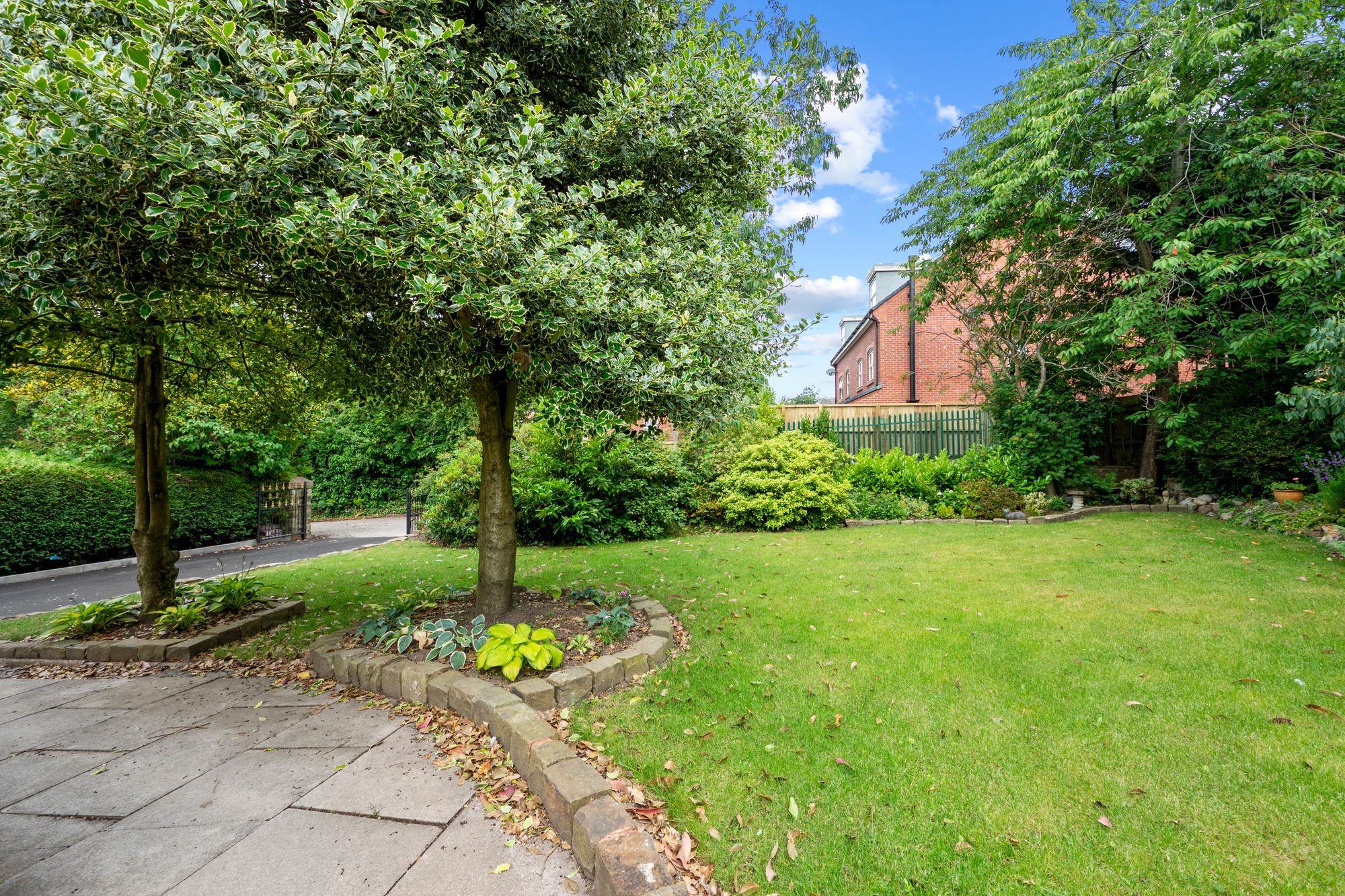 Rainford Road, Dentons Green, WA10