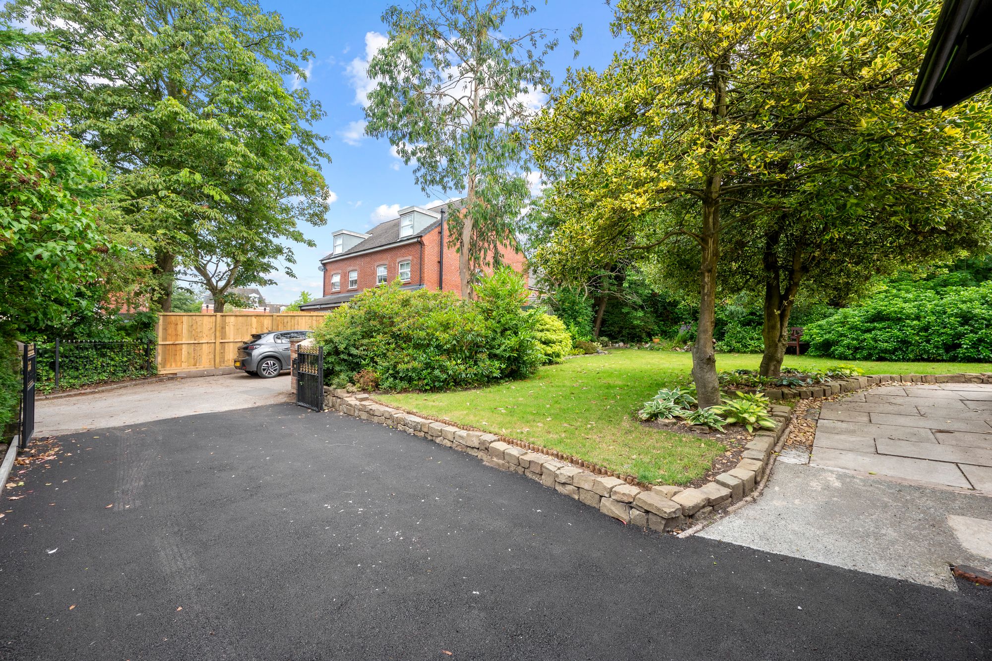 Rainford Road, Dentons Green, WA10