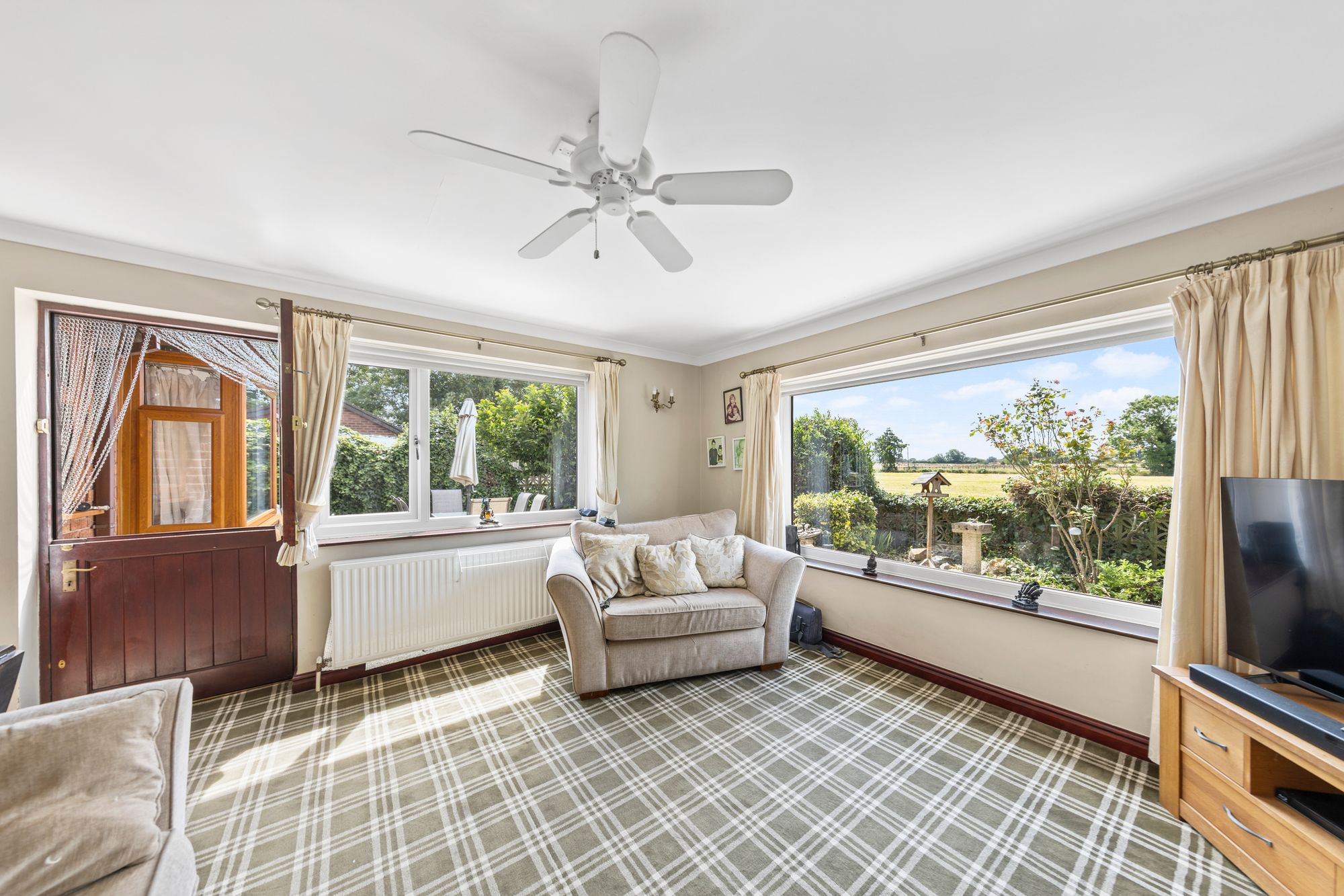 Leigh End, Glazebury, WA3