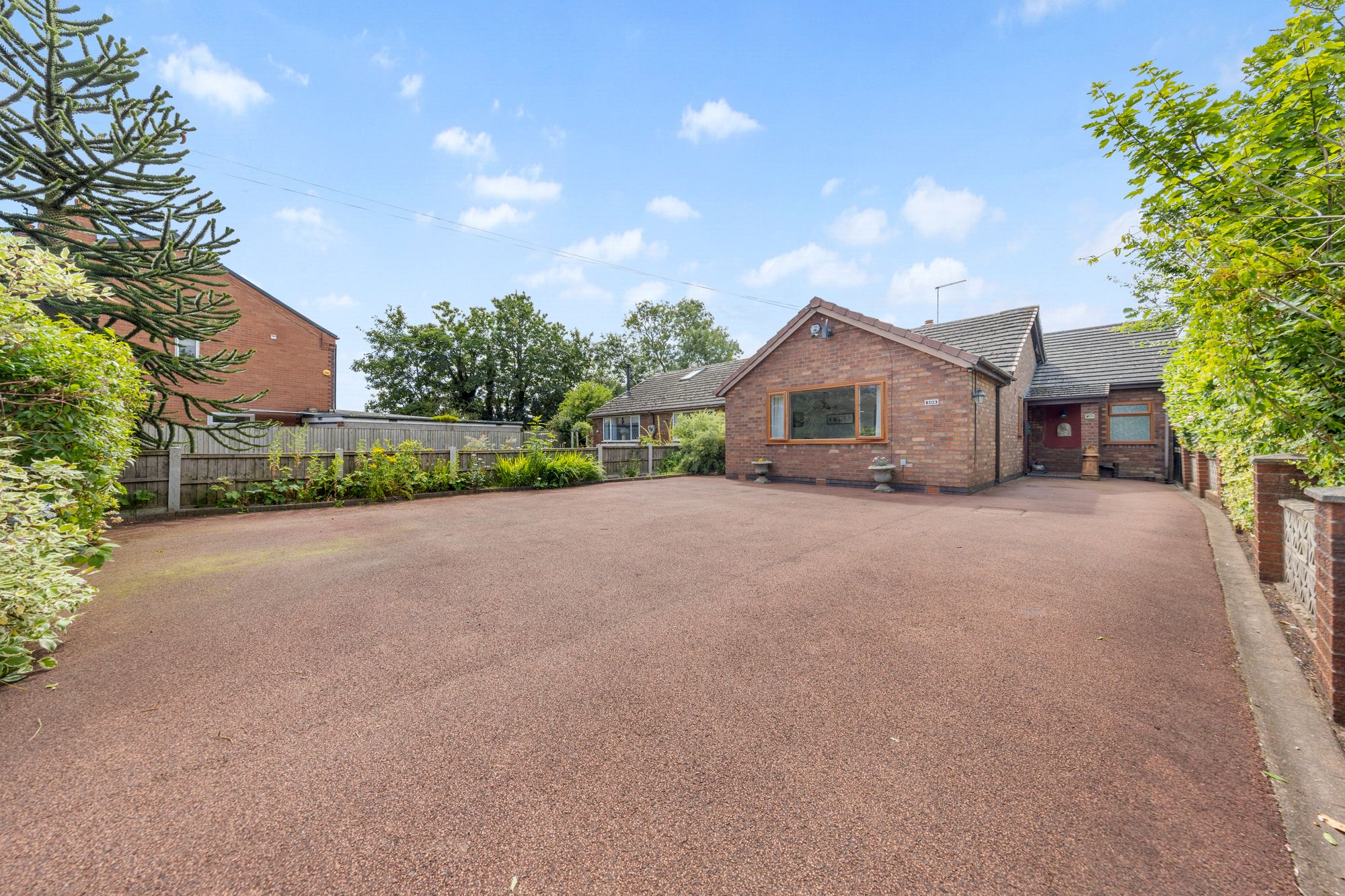 Leigh End, Glazebury, WA3