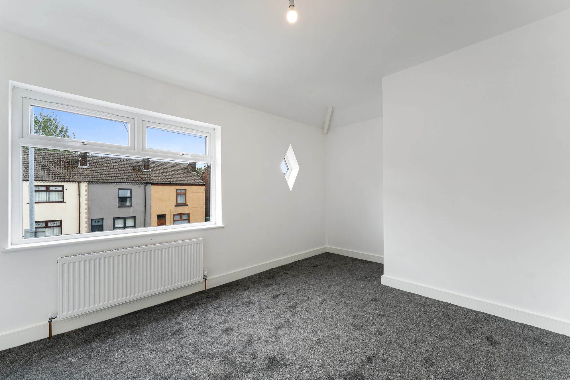 Hale Road, Widnes, WA8