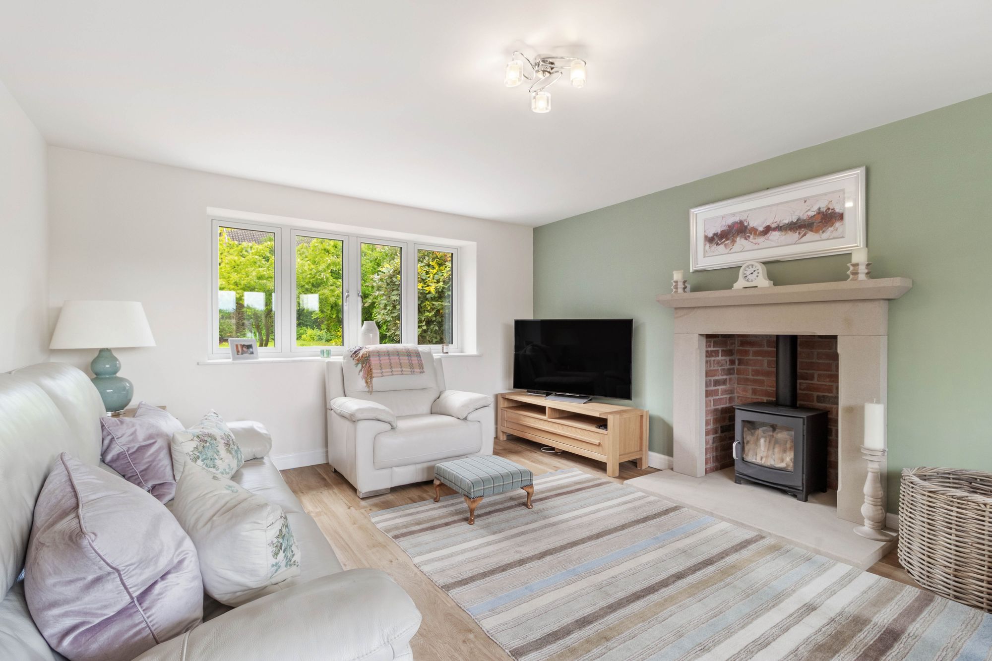 Chessington Close, Appleton, WA4