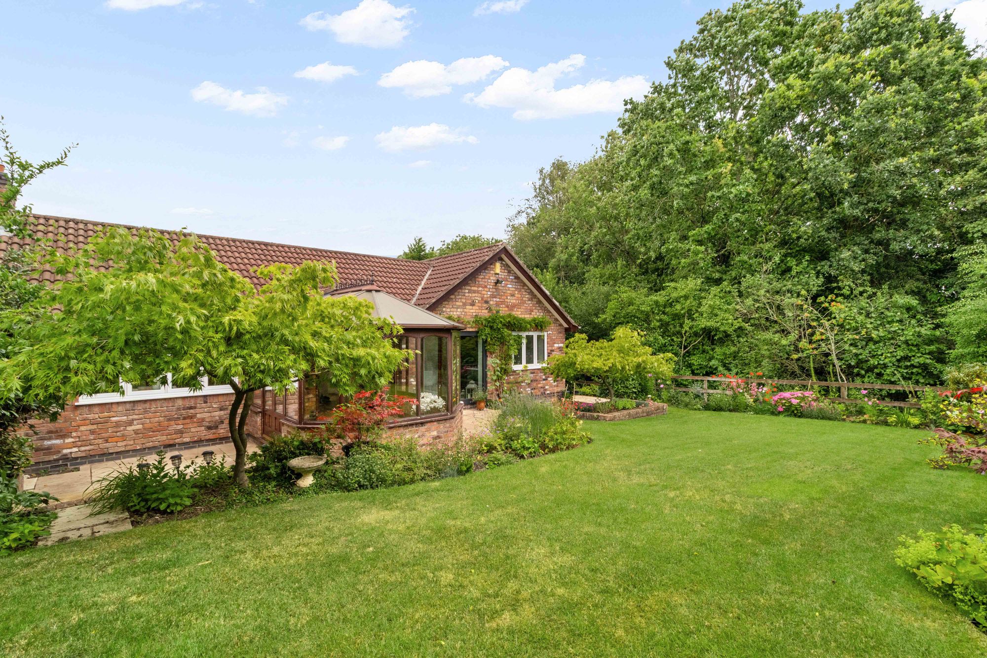Chessington Close, Appleton, WA4
