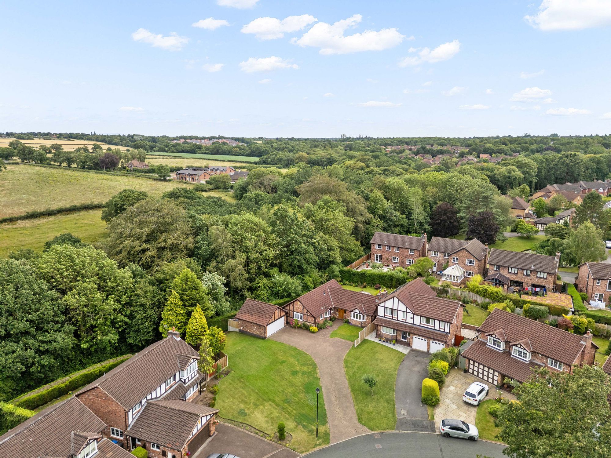 Chessington Close, Appleton, WA4