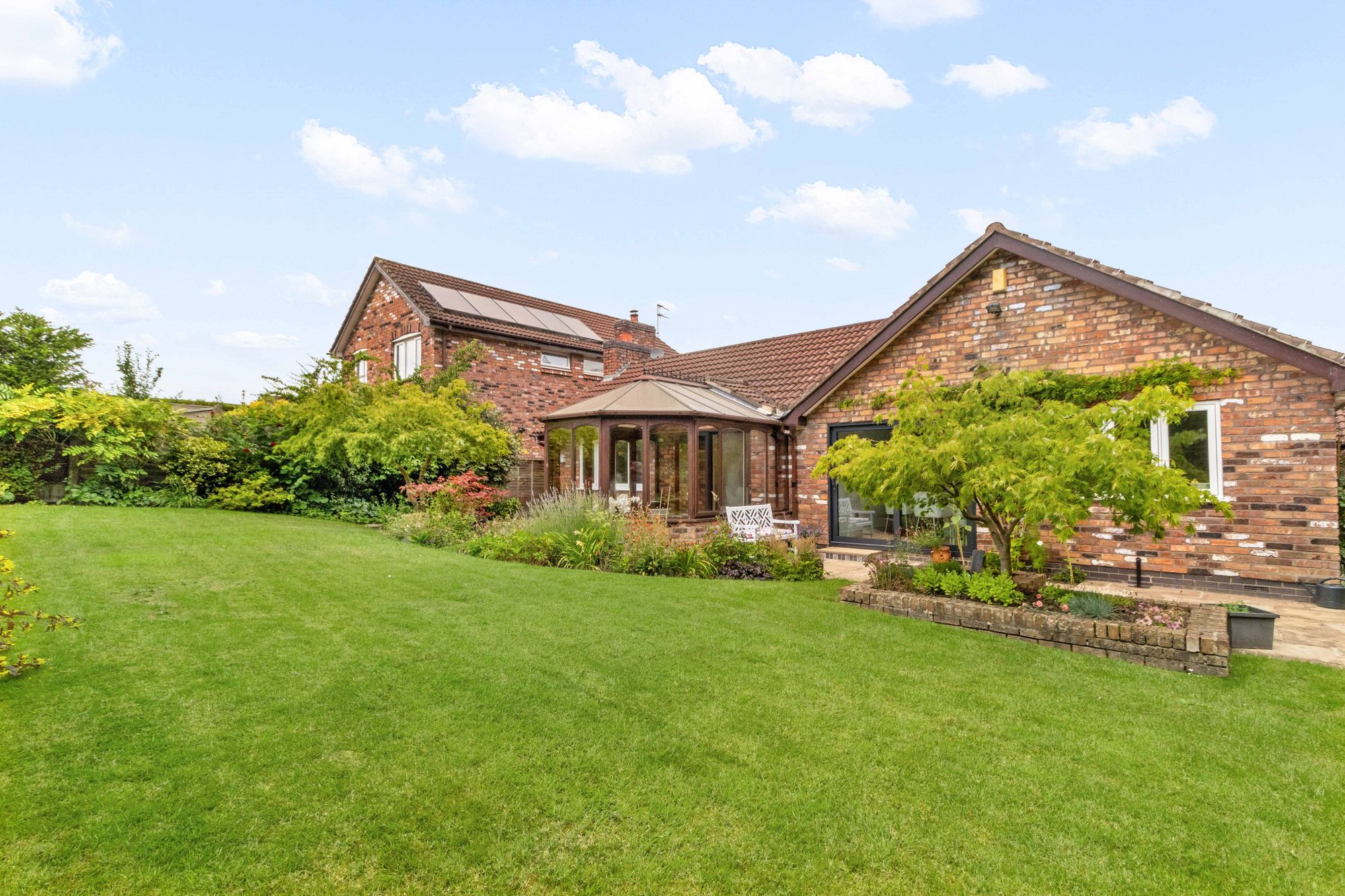 Chessington Close, Appleton, WA4