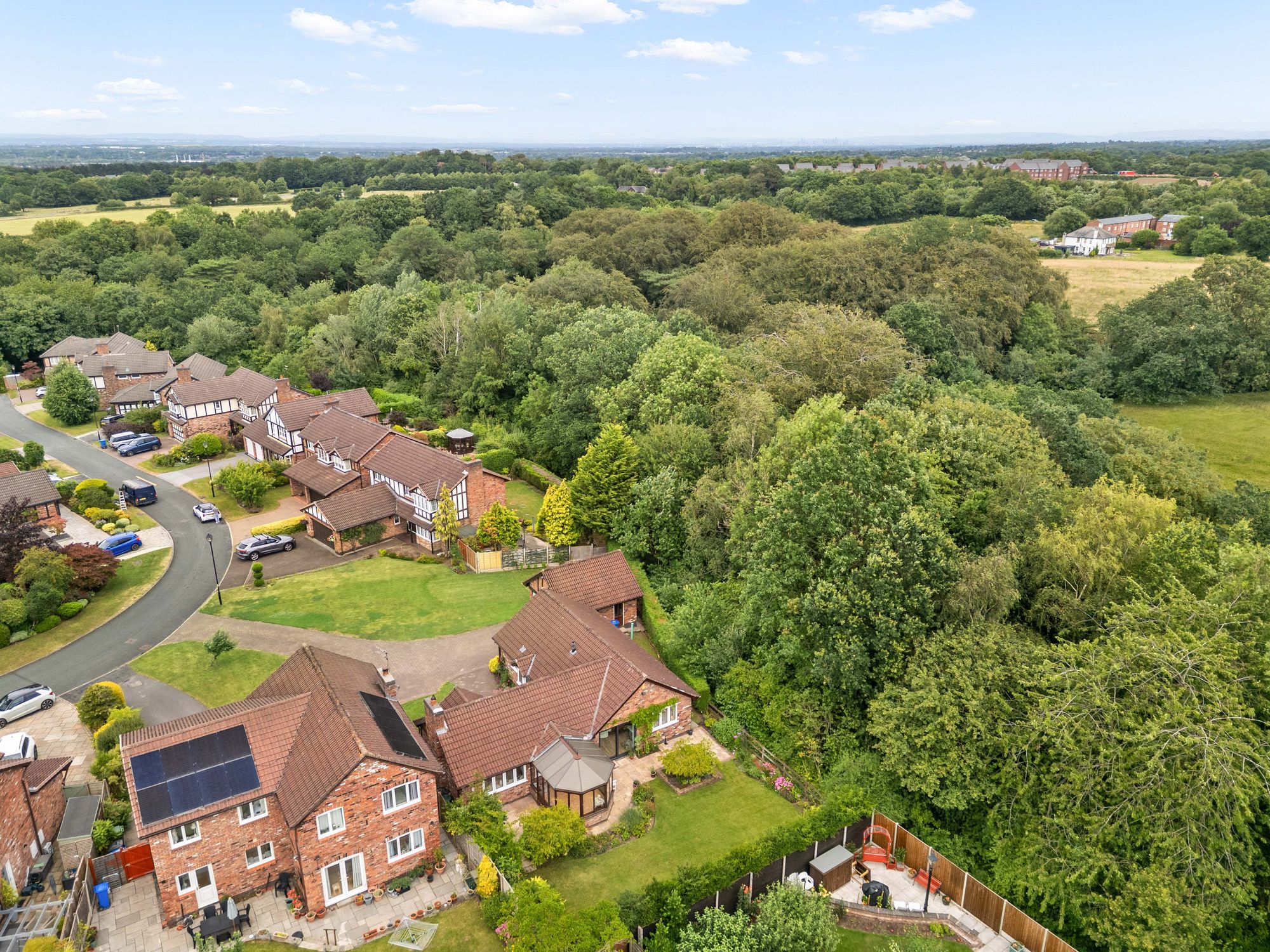 Chessington Close, Appleton, WA4