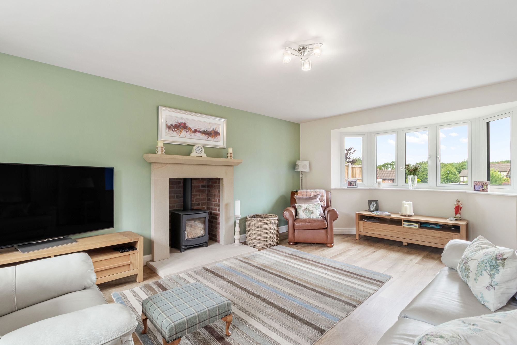 Chessington Close, Appleton, WA4