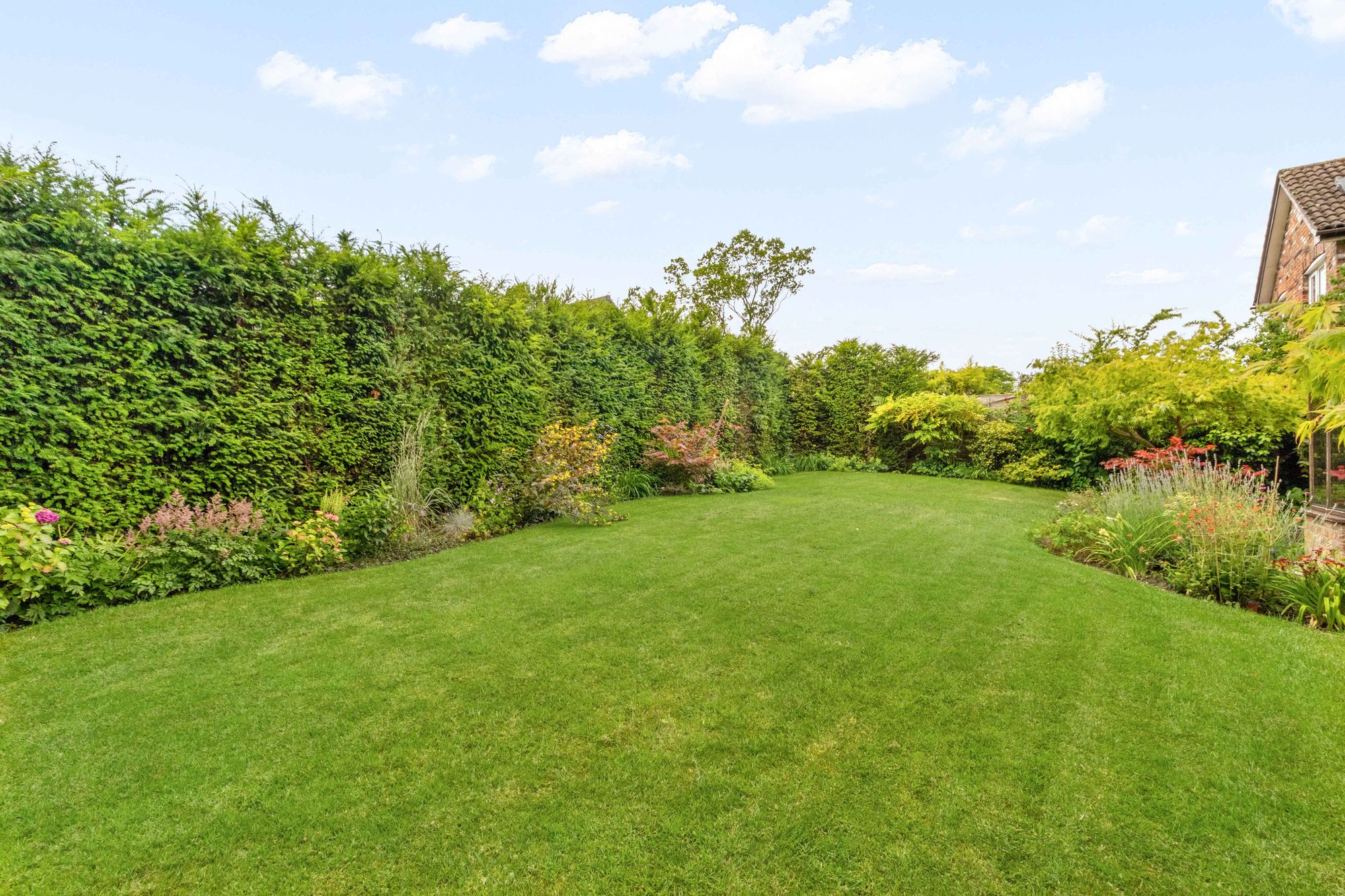 Chessington Close, Appleton, WA4
