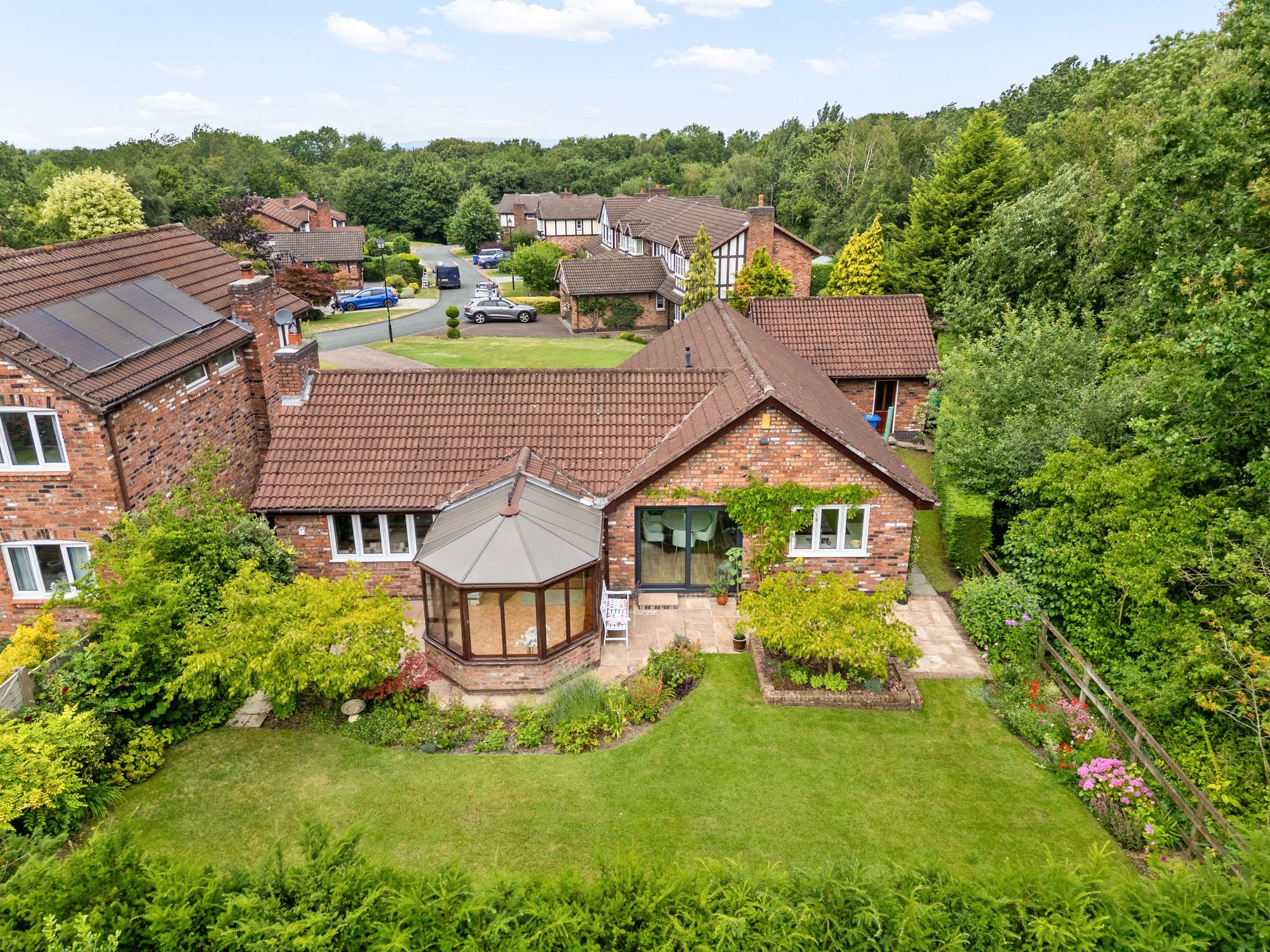 Chessington Close, Appleton, WA4