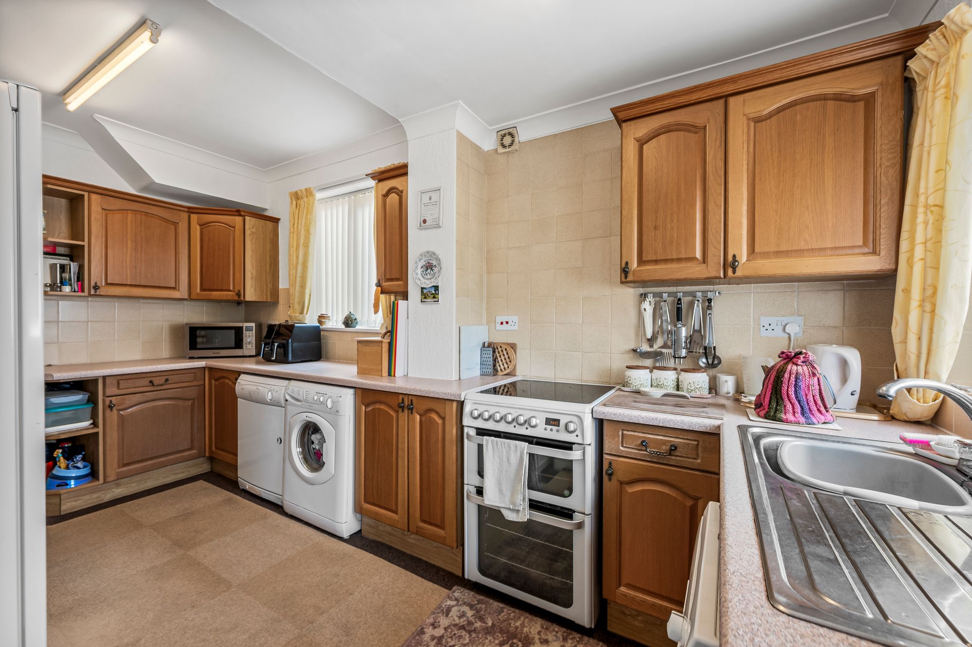 Broadway, Grange Park, WA10