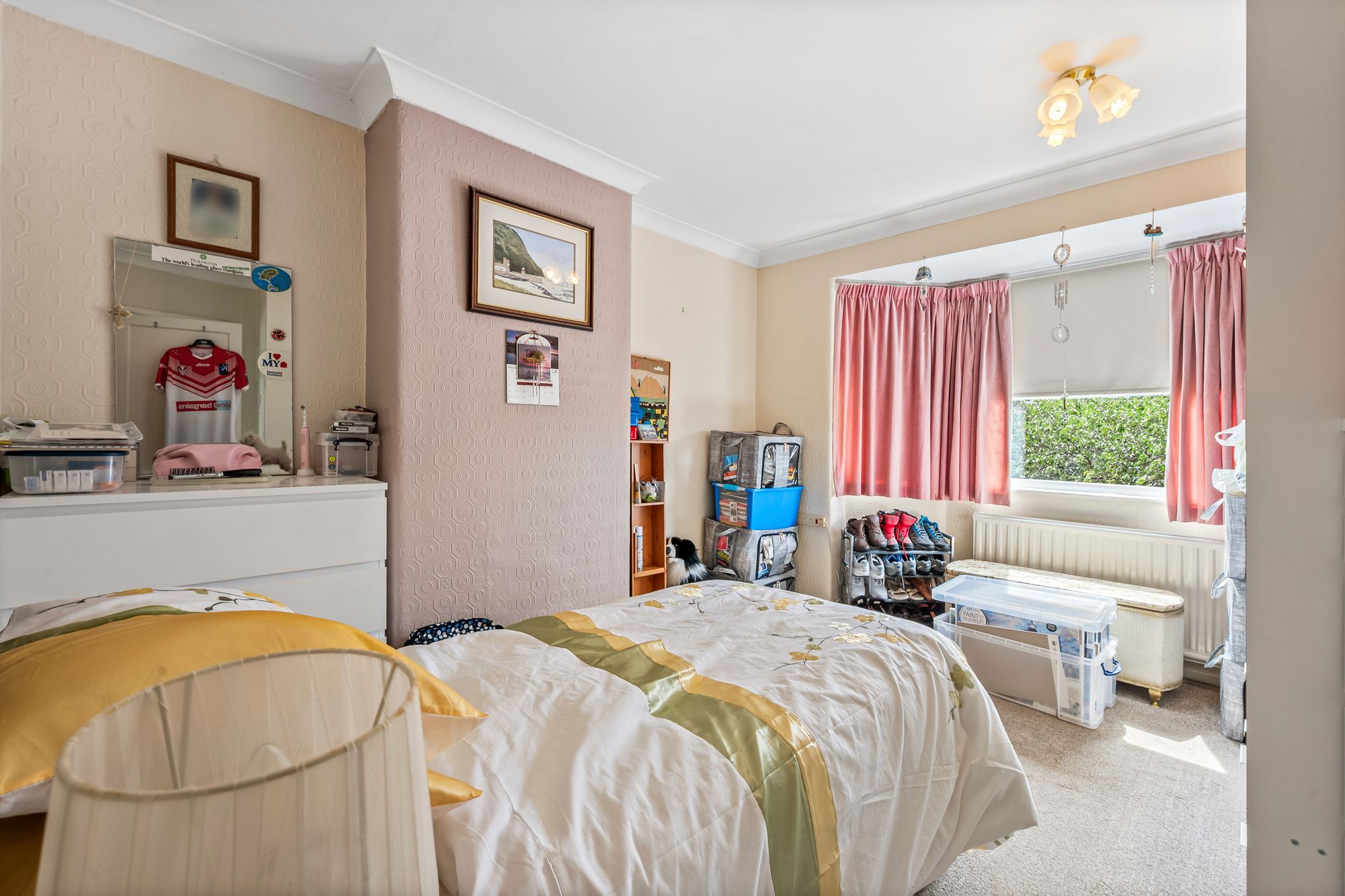Broadway, Grange Park, WA10